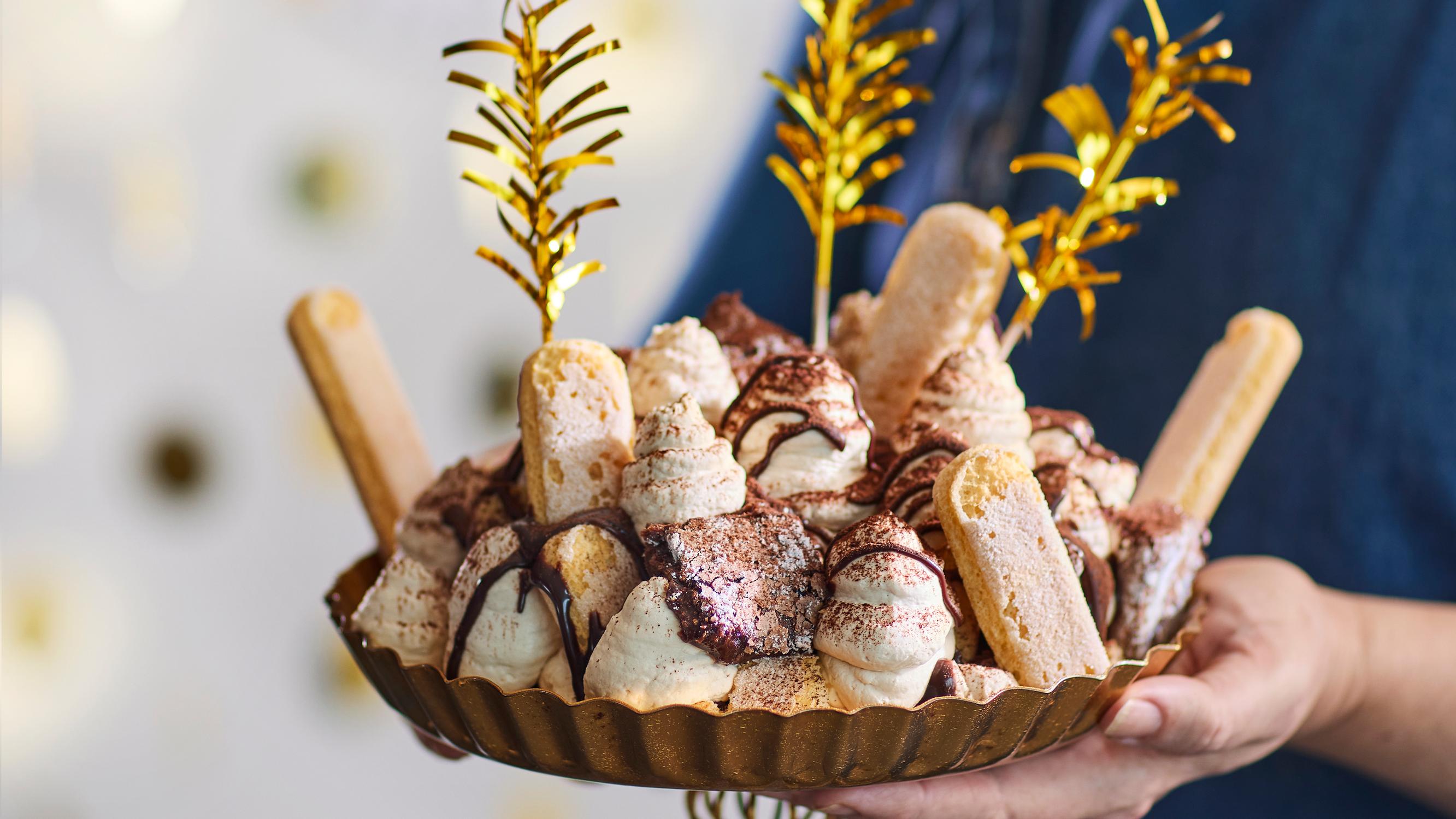 Tiramess – tiramisun ja Eton messin rakkauslapsi on superhelppo ja ihanan överi