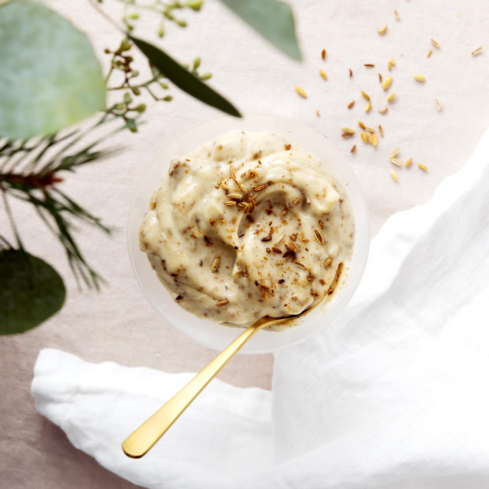 Fenkolimajoneesi – koukuttava lisukekastike maistuu paahdetuilta fenkolinsiemeniltä