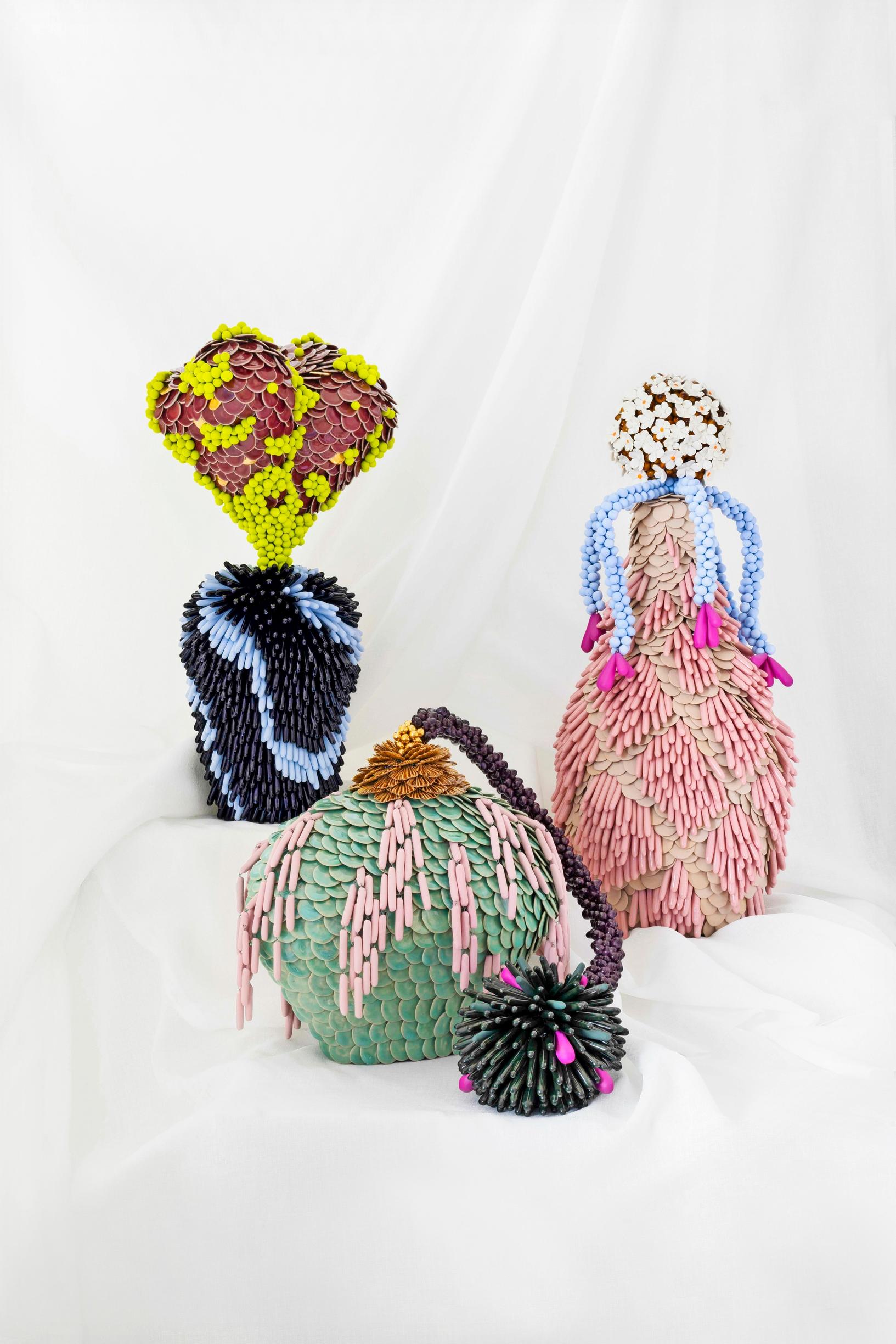 Marianne Huotarin keramiikkateos Vintage Perfume Bottles.