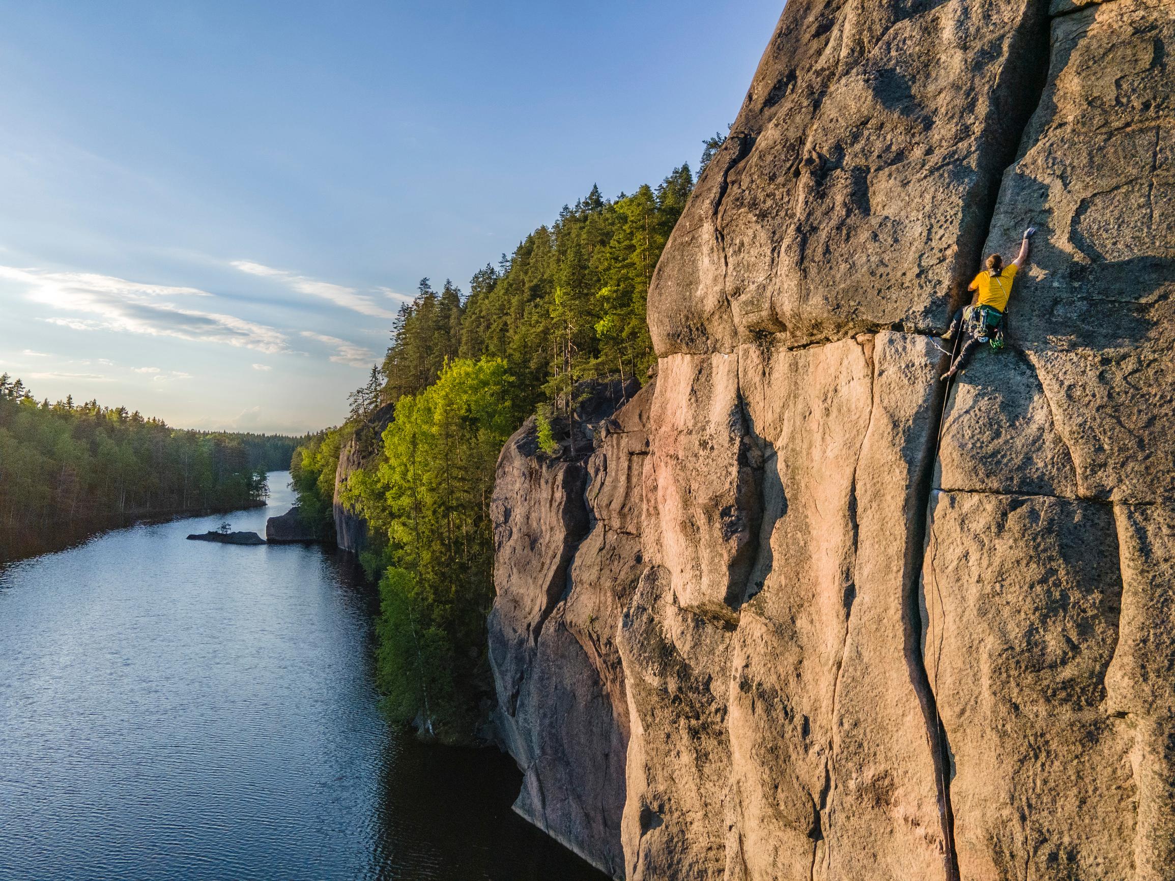 Jylhät kalliot ja kirkkaat lammet – onko tässä Suomen kaunein kansallispuisto?