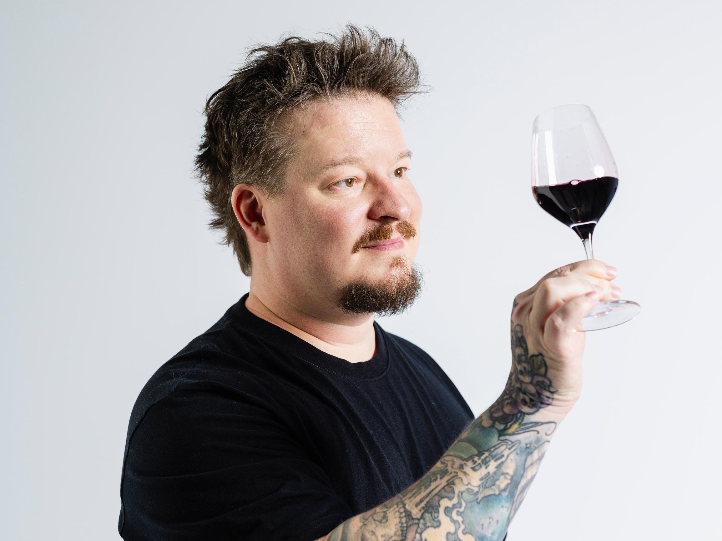 Mitä merkitystä on viinin vuosikerralla? Viiniasiantuntija kertoo, miten sääolosuhteet vaikuttavat makuun