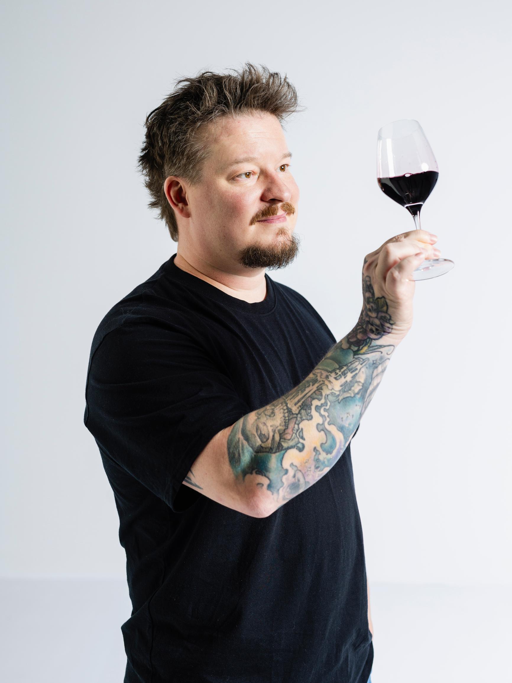 Mitä merkitystä on viinin vuosikerralla? Viiniasiantuntija kertoo, miten sääolosuhteet vaikuttavat makuun