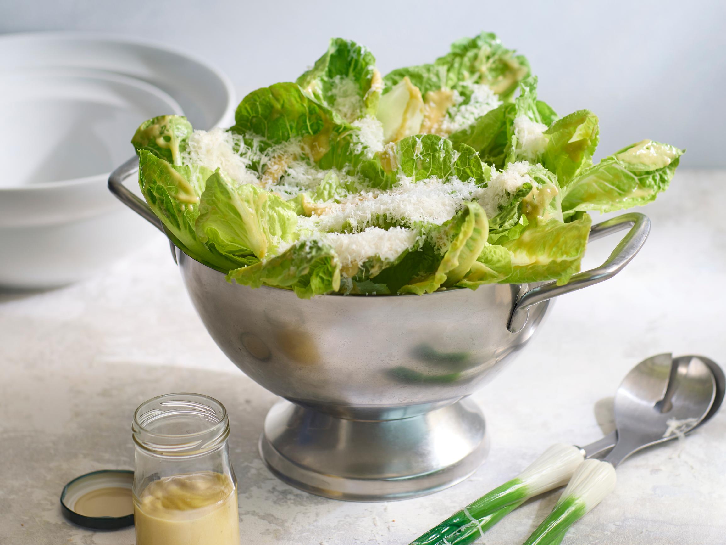 Vihersalaatti – ravintoloista tuttu rapea lisukesalaatti sopii kaiken kanssa