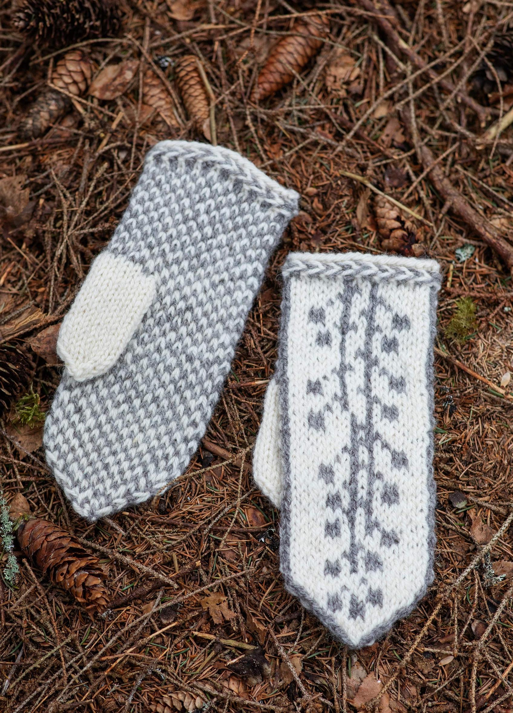 Metsä-kirjoneulelapaset