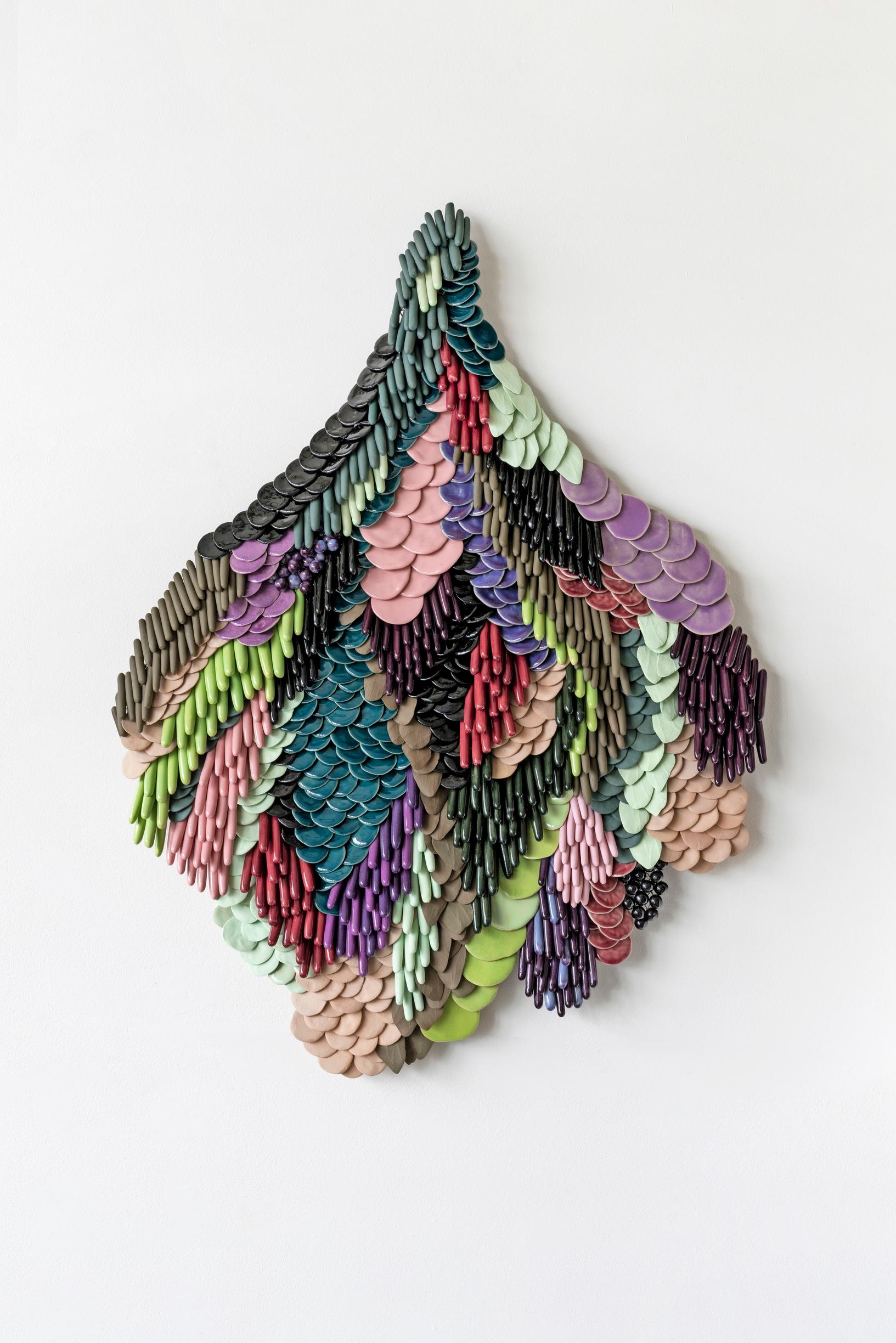 Marianne Huotarin keramiikkateos The Baroque Bouquet