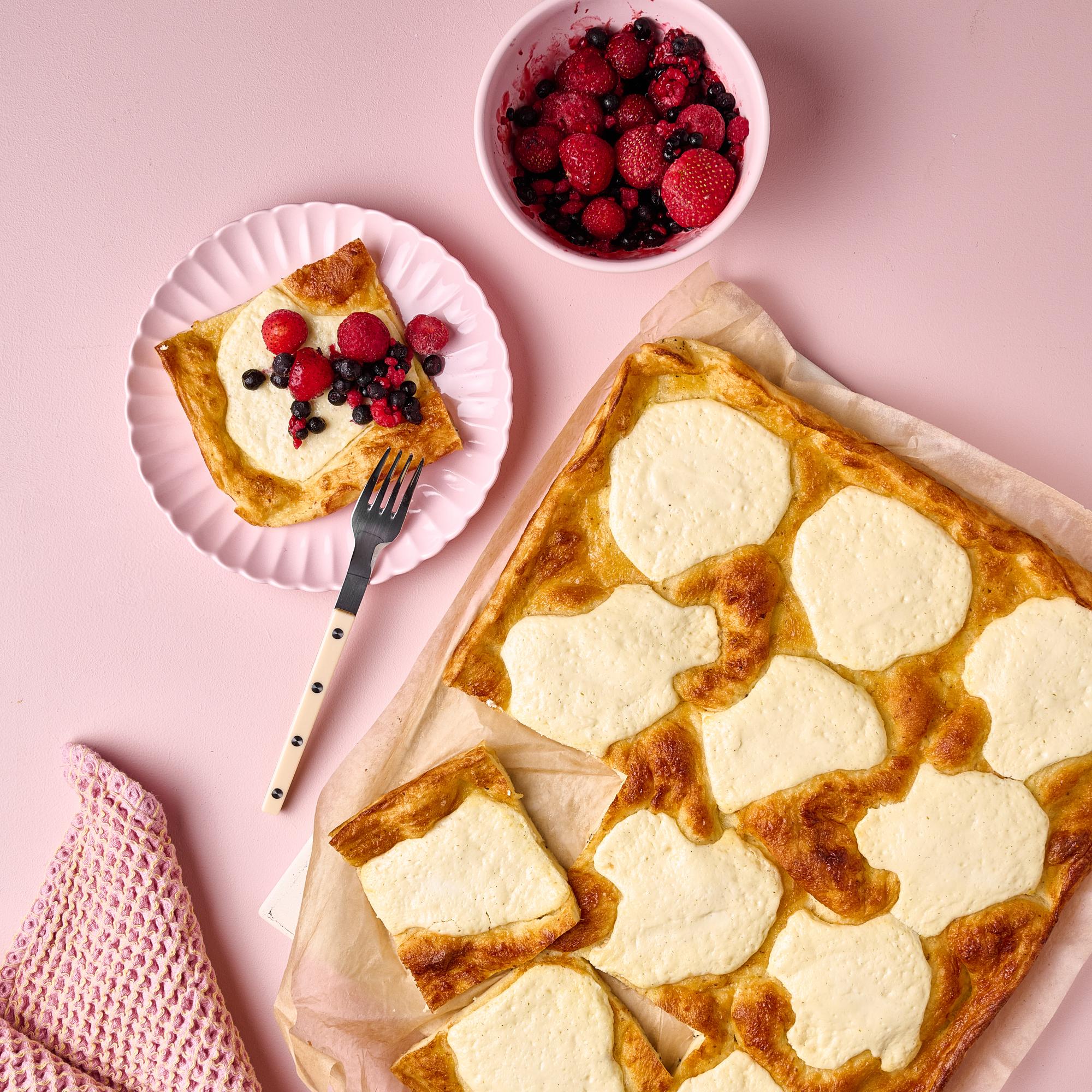 Rahkapullapannari yhdistää kaksi tuttua herkkua – makuun on helppo rakastua!