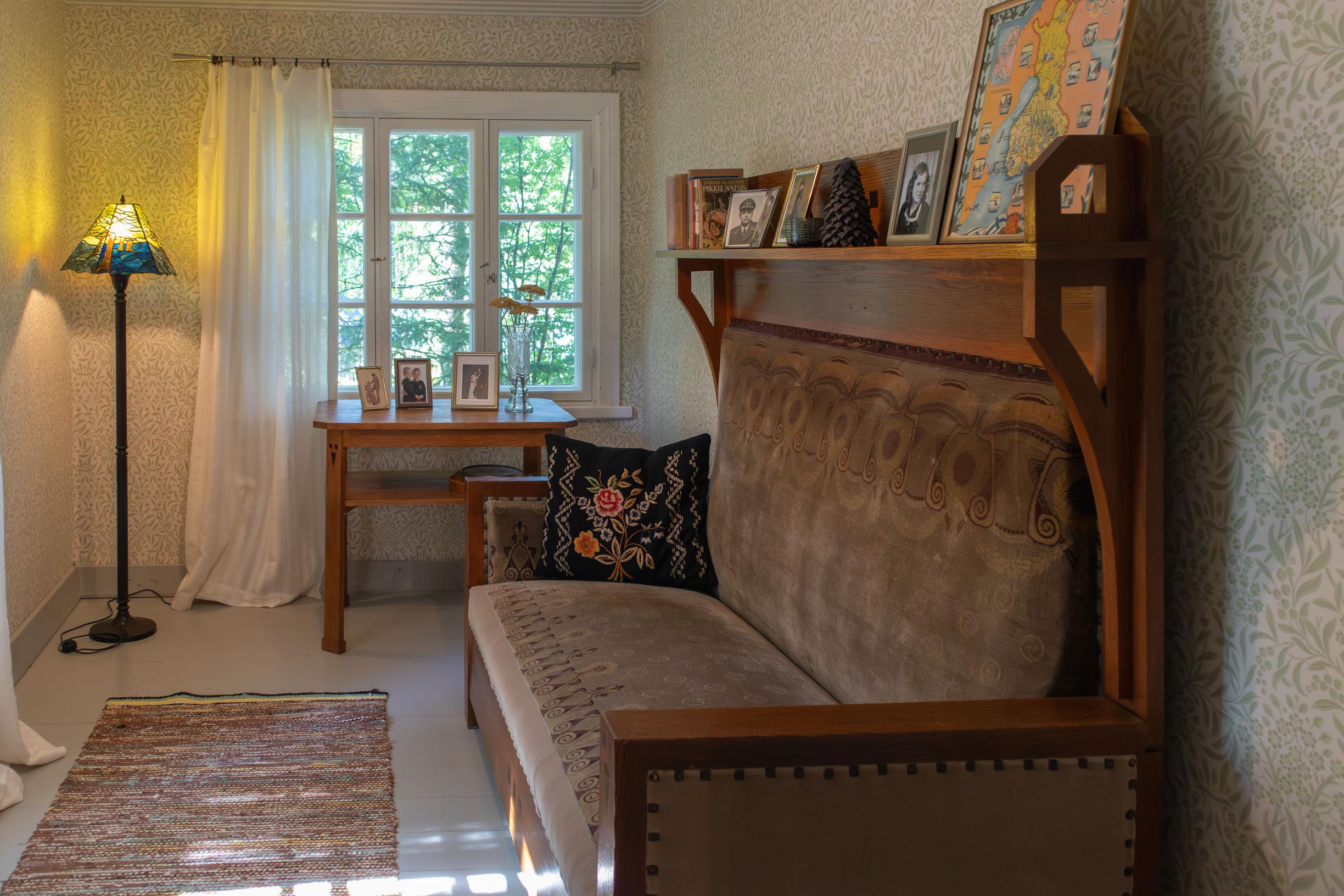 Suomen kaunein koti 2025 -ohjelman voittajakodin jugendsohva