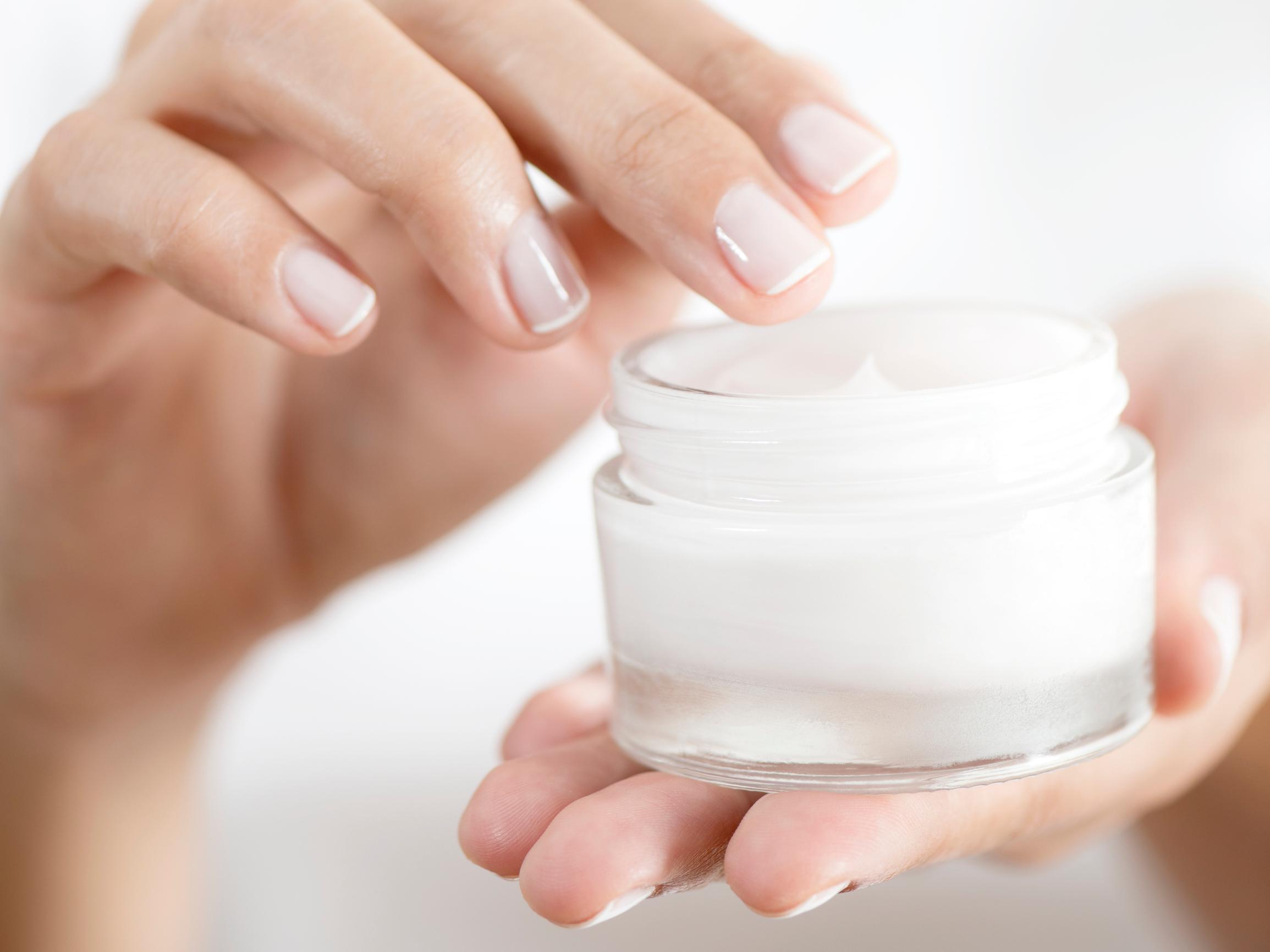 Kannattaako anti-age-voiteisiin laittaa rahaa? Kemiantekniikan tohtori vastaa