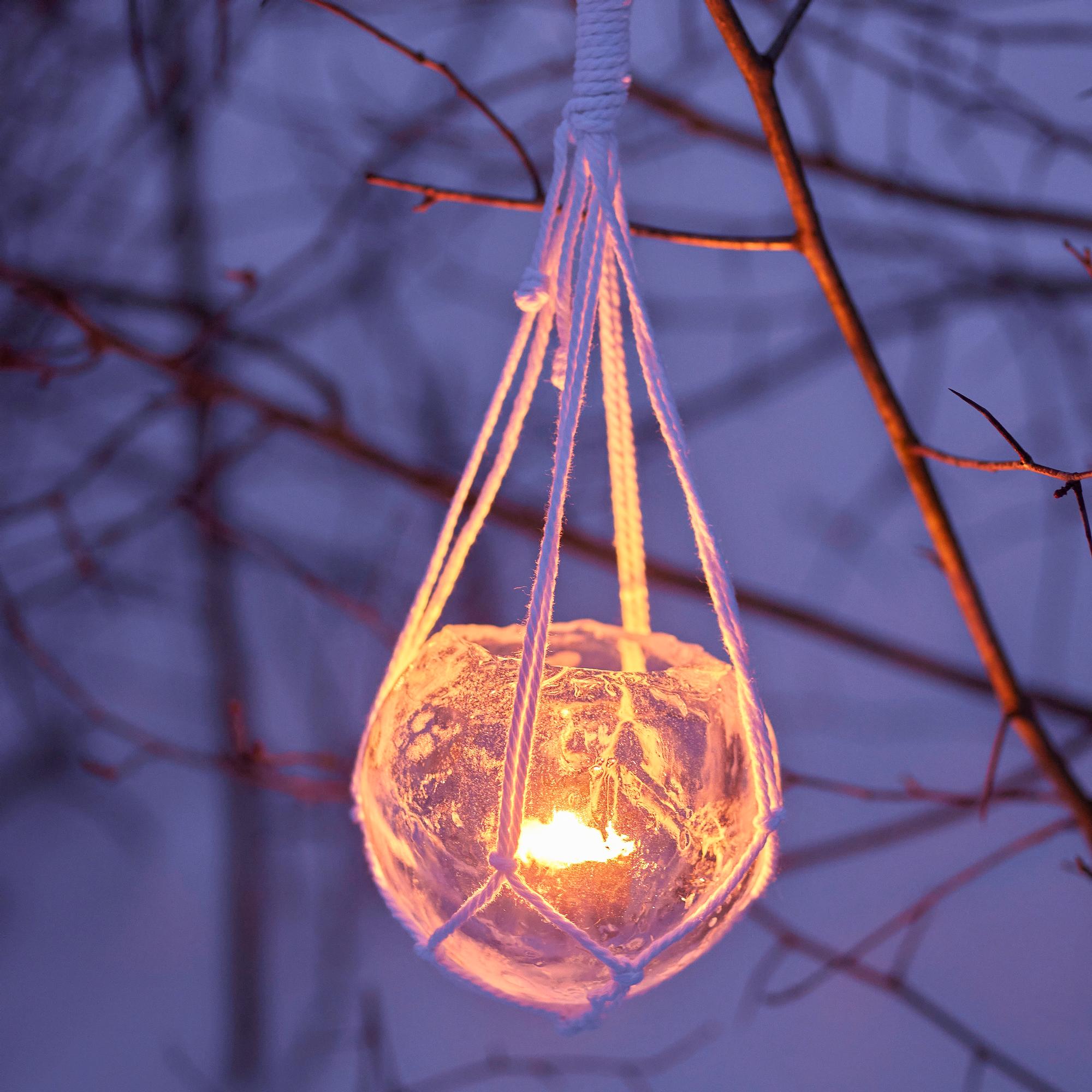 Jääamppeli syntyy helposti ilmapallon avulla – ripusta lyhty pihalle tai parvekkeelle