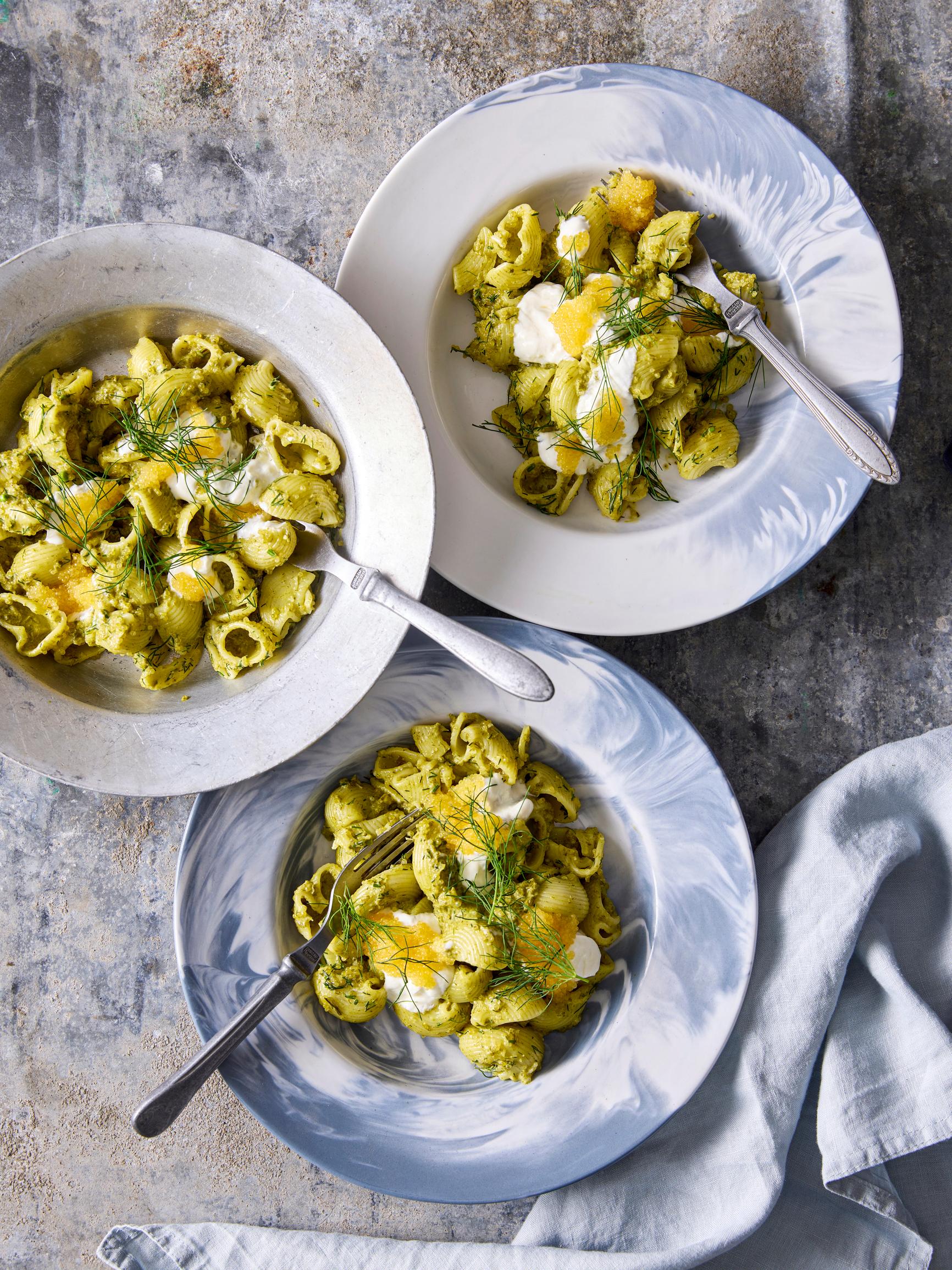 Mätipasta – herkkupäivän pasta mehevöitetään ranskankermalla ja purjososeella 