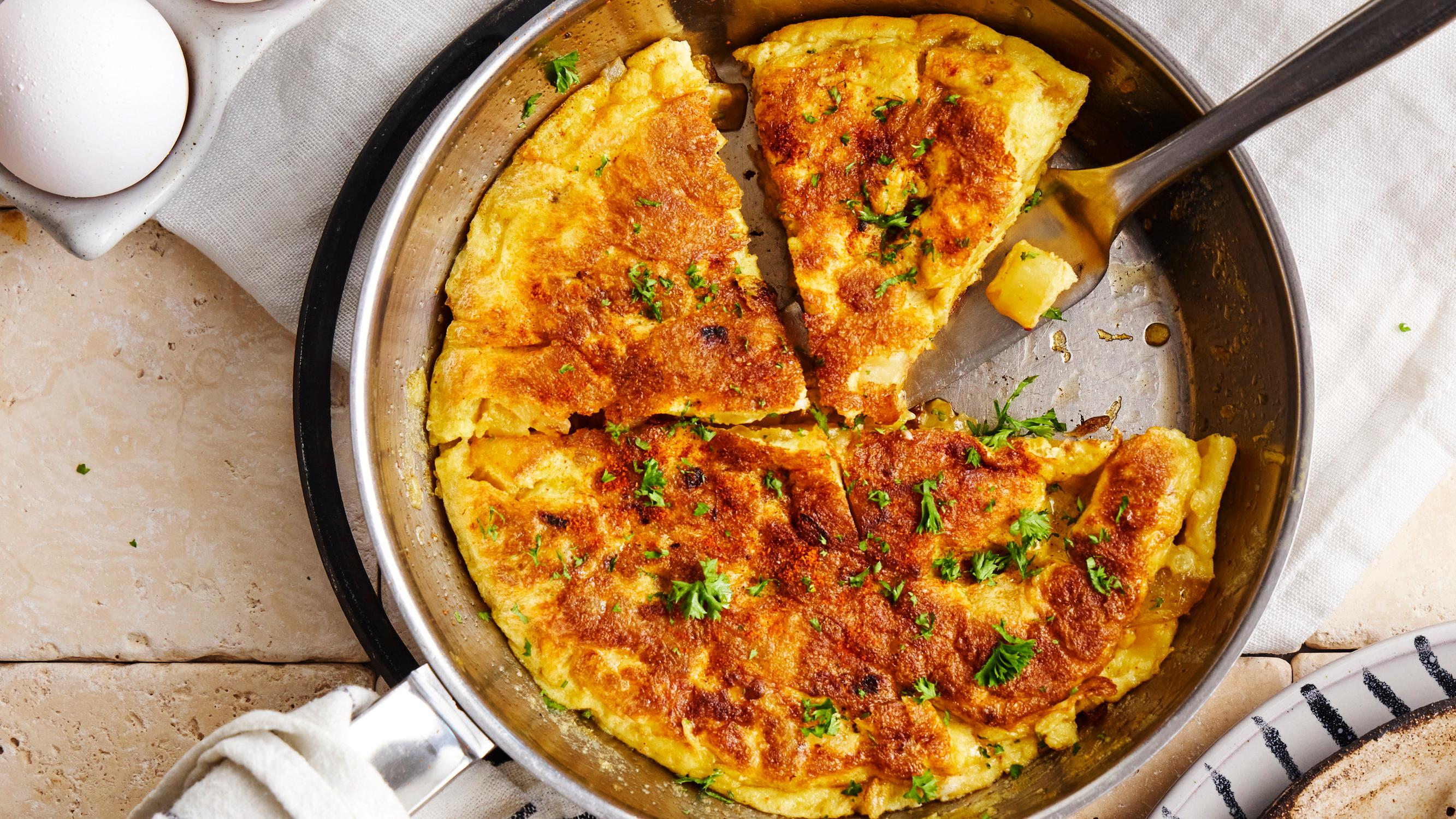 Espanjalainen perunamunakas – näin valmistat täydellisen tortilla españolan
