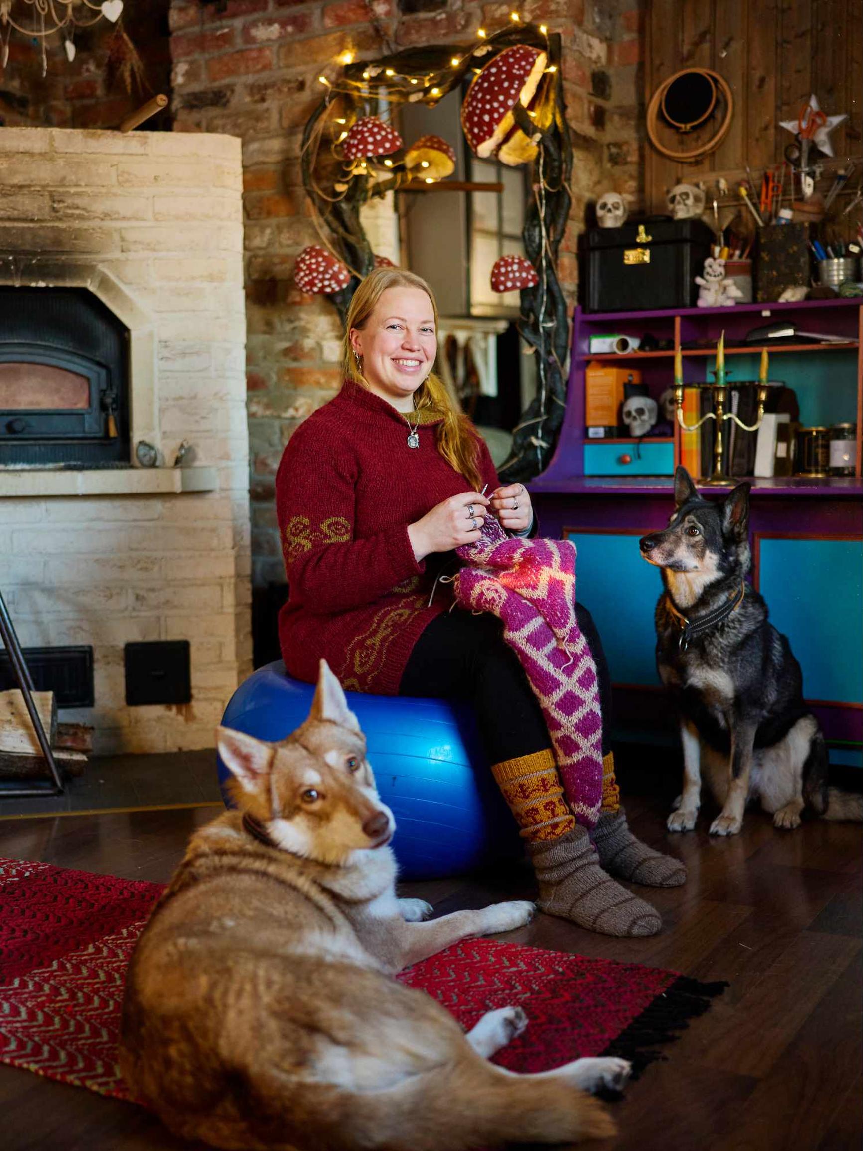 ”Katto näyttää suoralta, eikä home haise”, perusteli Satu ja osti autiotalon kodikseen