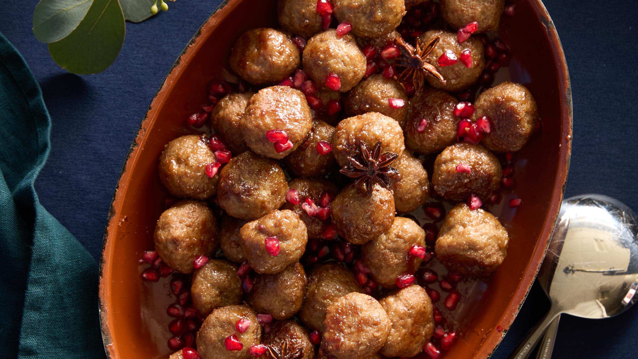 Glaseeratut possupyörykät – granaattiomenakastike viimeistelee pyöryköiden paistopinnan herkulliseksi