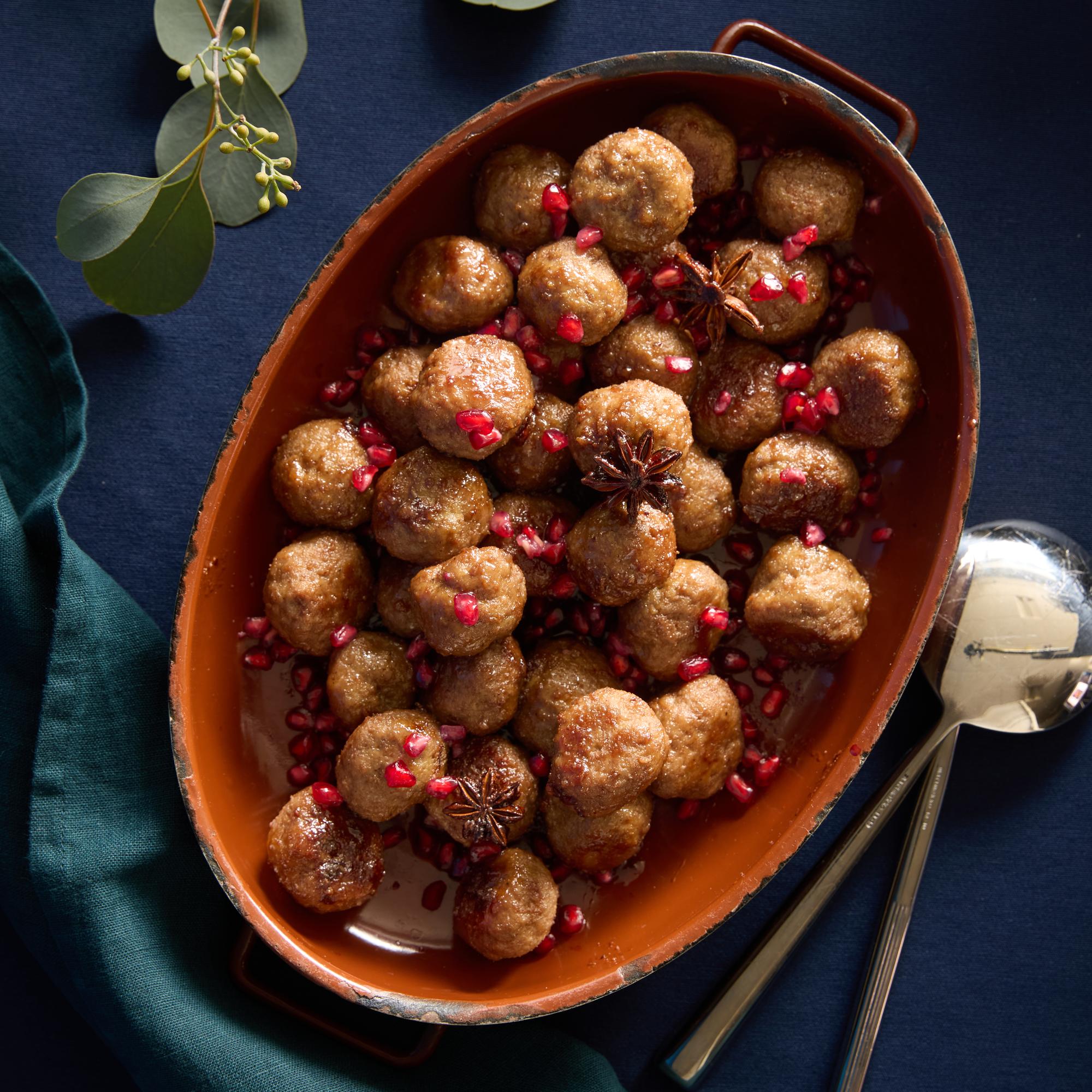 Glaseeratut possupyörykät – granaattiomenakastike viimeistelee pyöryköiden paistopinnan herkulliseksi