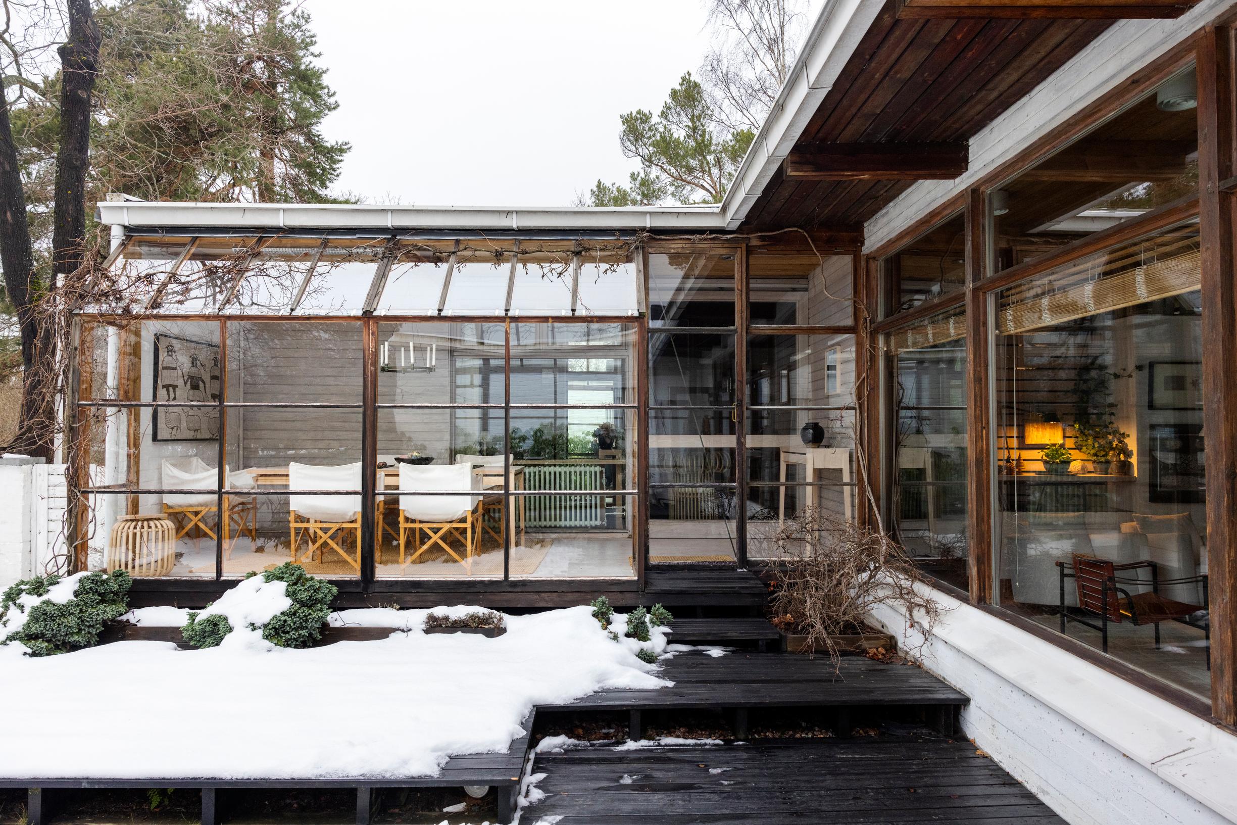 Kaarina ja Reino Huhtiniemen paritalo Länsi-Pakilassa