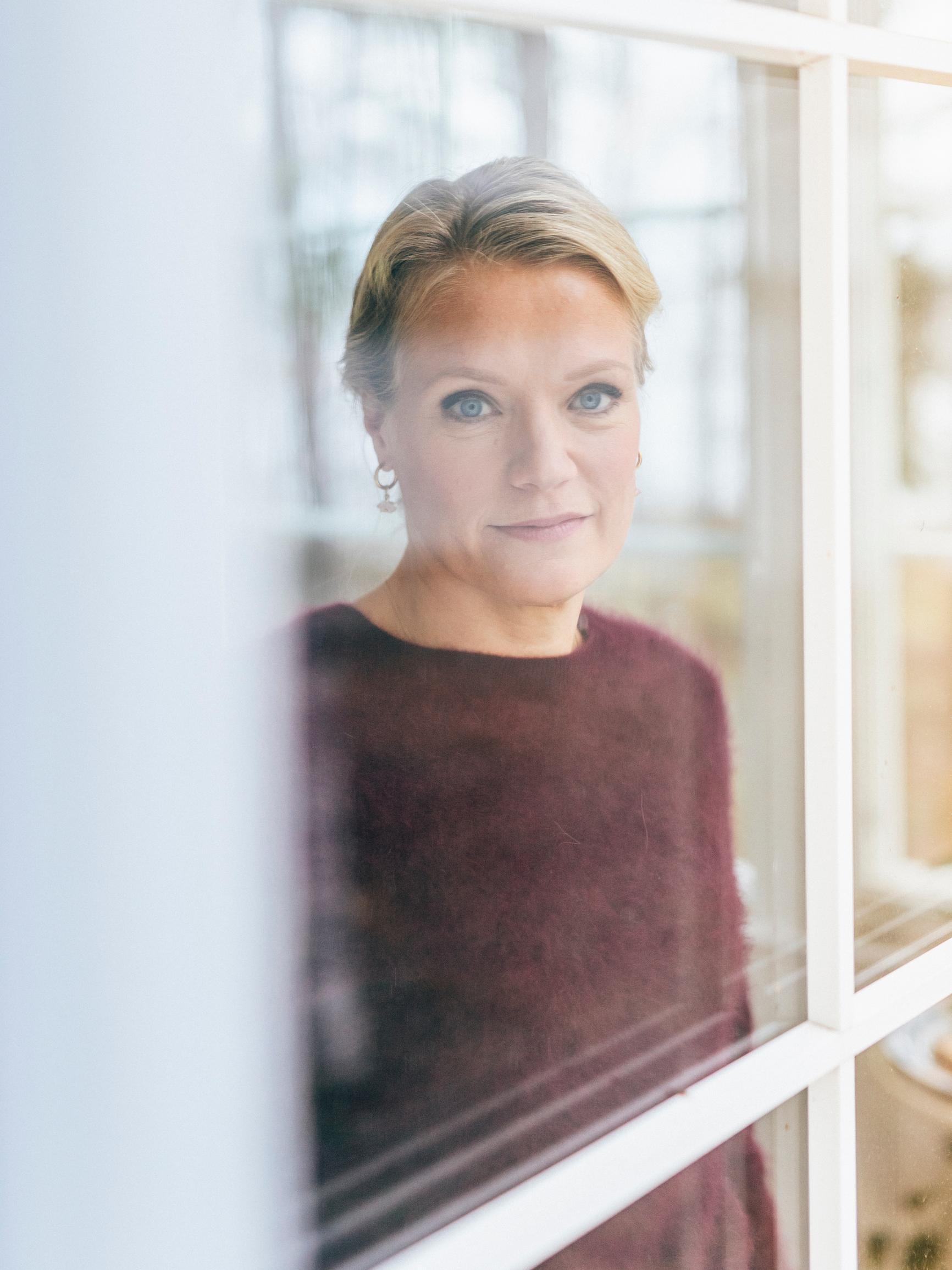 Millä sanoilla lohdutan surevaa? Maaret Kallio neuvoo