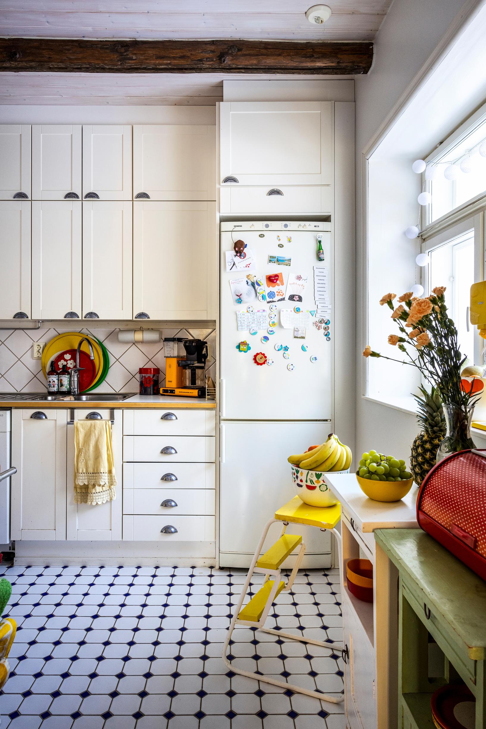 Luomarantojen keittiö odottaa remonttia.