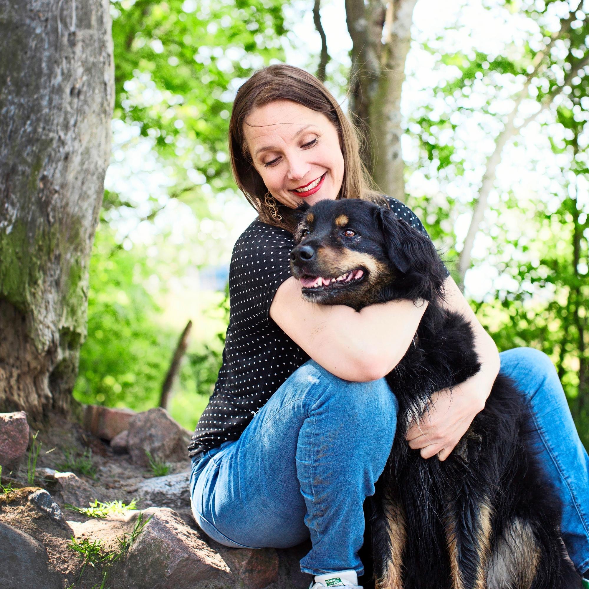 Niina Lahtinen oppi, ettei aina kannata sanoa kyllä ja oivalsi keinon, jolla jännitys helpottaa: ”Häpeämällä siitä selviää”