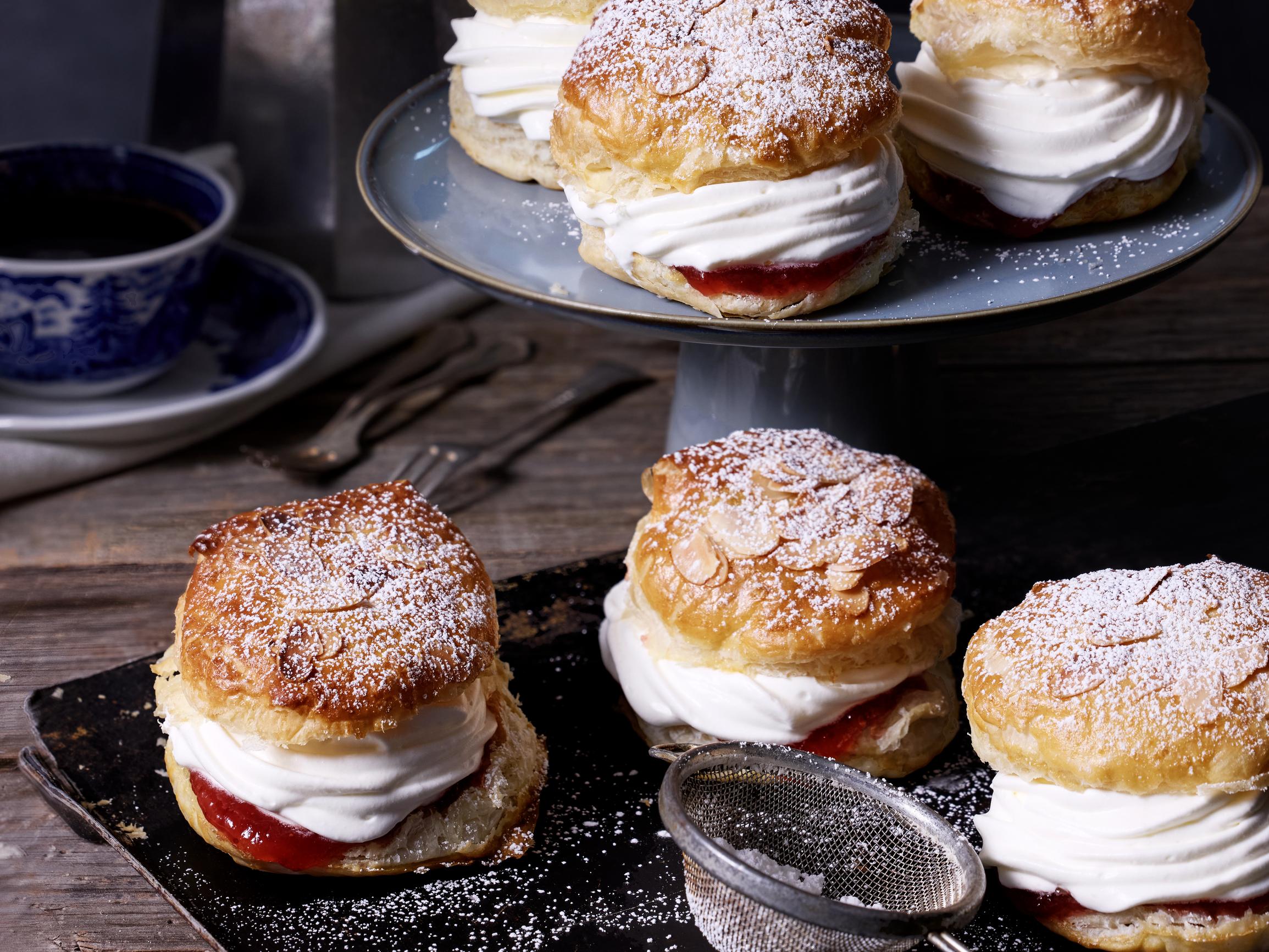 Laskiaispullat voitaikinasta – uskomattoman helppoa ja vastustamattoman rapeaa! 