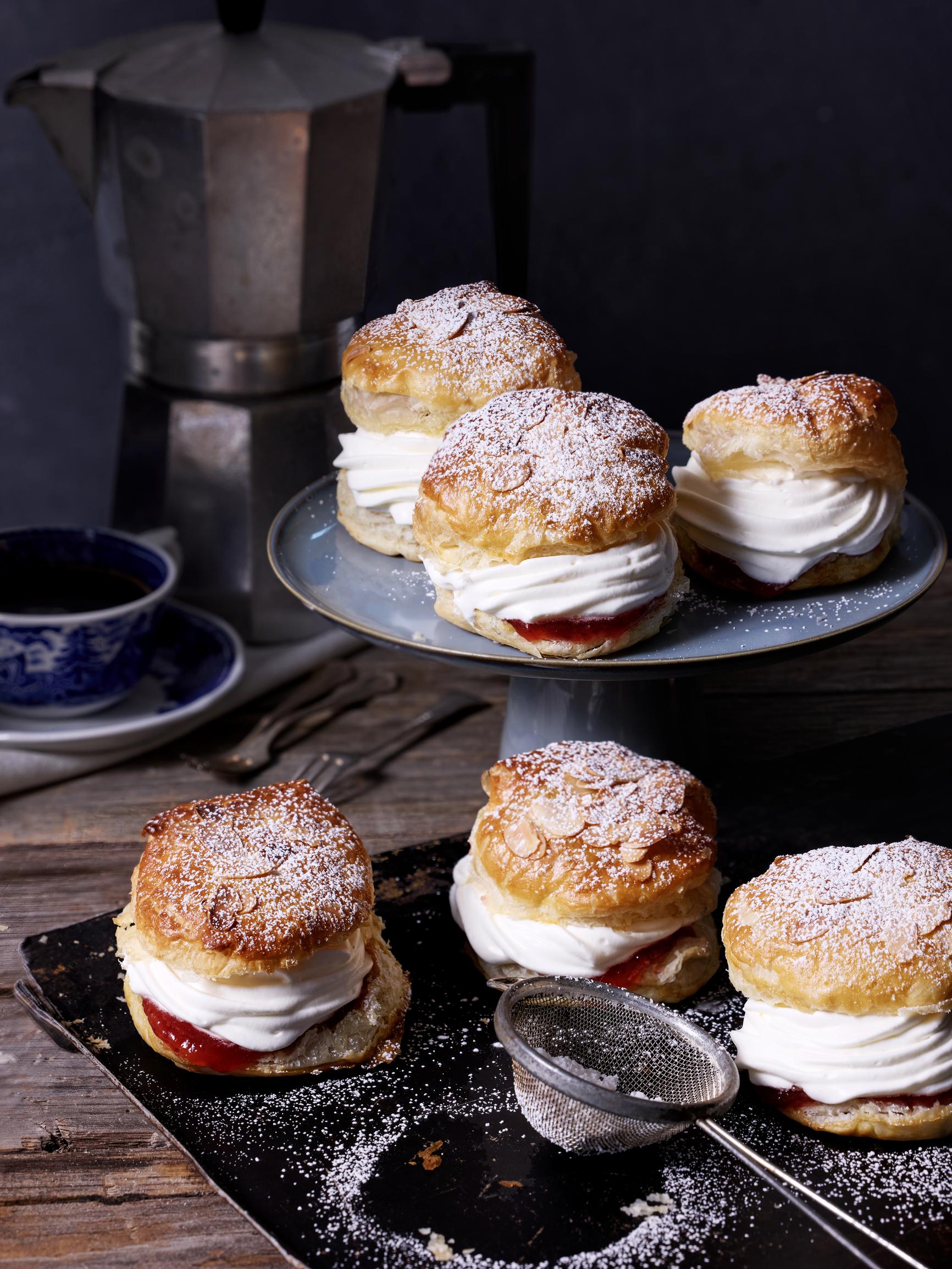 Laskiaispullat voitaikinasta – uskomattoman helppoa ja vastustamattoman rapeaa! 