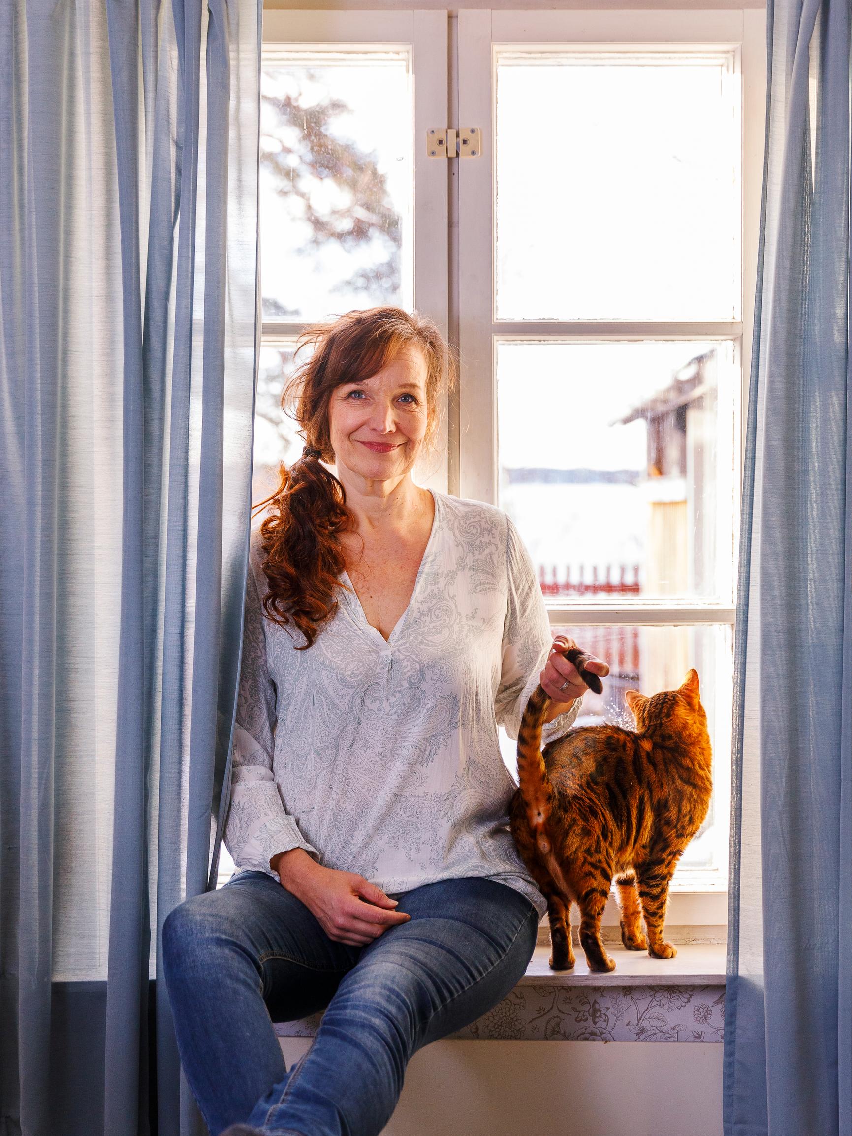 Kissamme Leo on pissannut mortteliin, lento­palloon ja sähkö­pistokkeeseen aiheuttaen oikosulun – apu löytyi yllättävästä asiasta