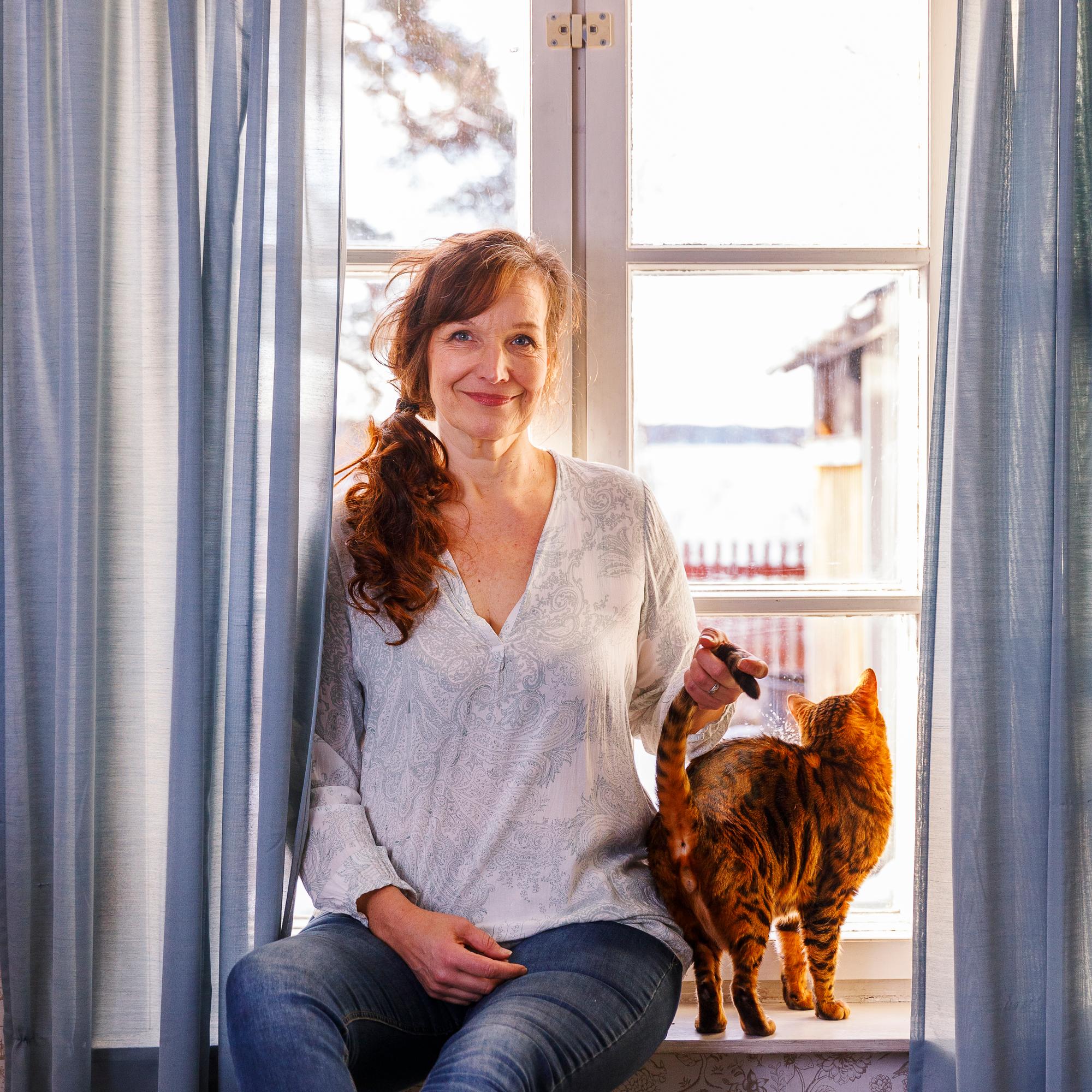 Kissamme Leo on pissannut mortteliin, lento­palloon ja sähkö­pistokkeeseen aiheuttaen oikosulun – apu löytyi yllättävästä asiasta