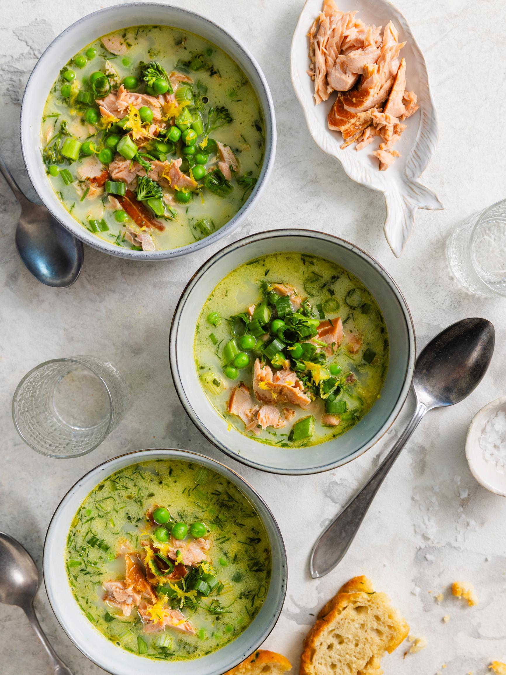 Savulohikeitto – nopea (ja maukas) keitto valmistuu vartissa