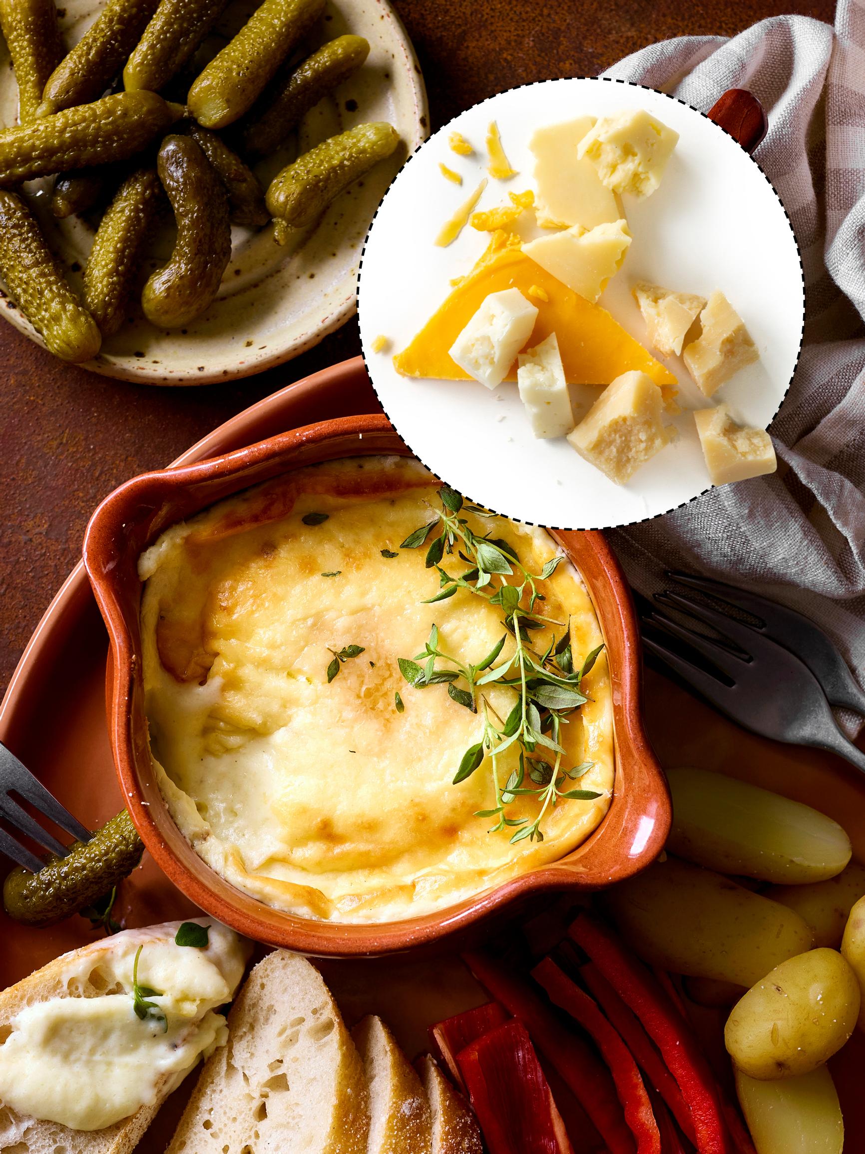 Uunifondue – kukaan ei usko (eikä kenellekään tarvitse kertoa), että tämä juusto­herkku on tehty jämistä!