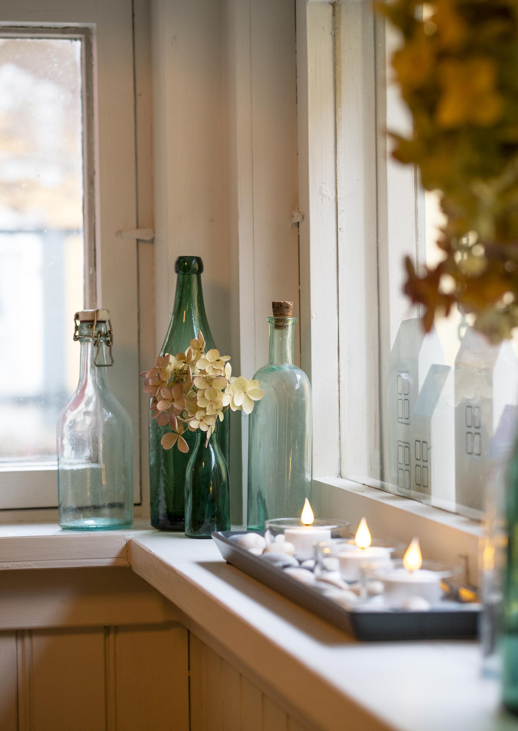 Liisa Niiranen, Rauma.  Koriste-esineitä saunan pukuhuoneessa