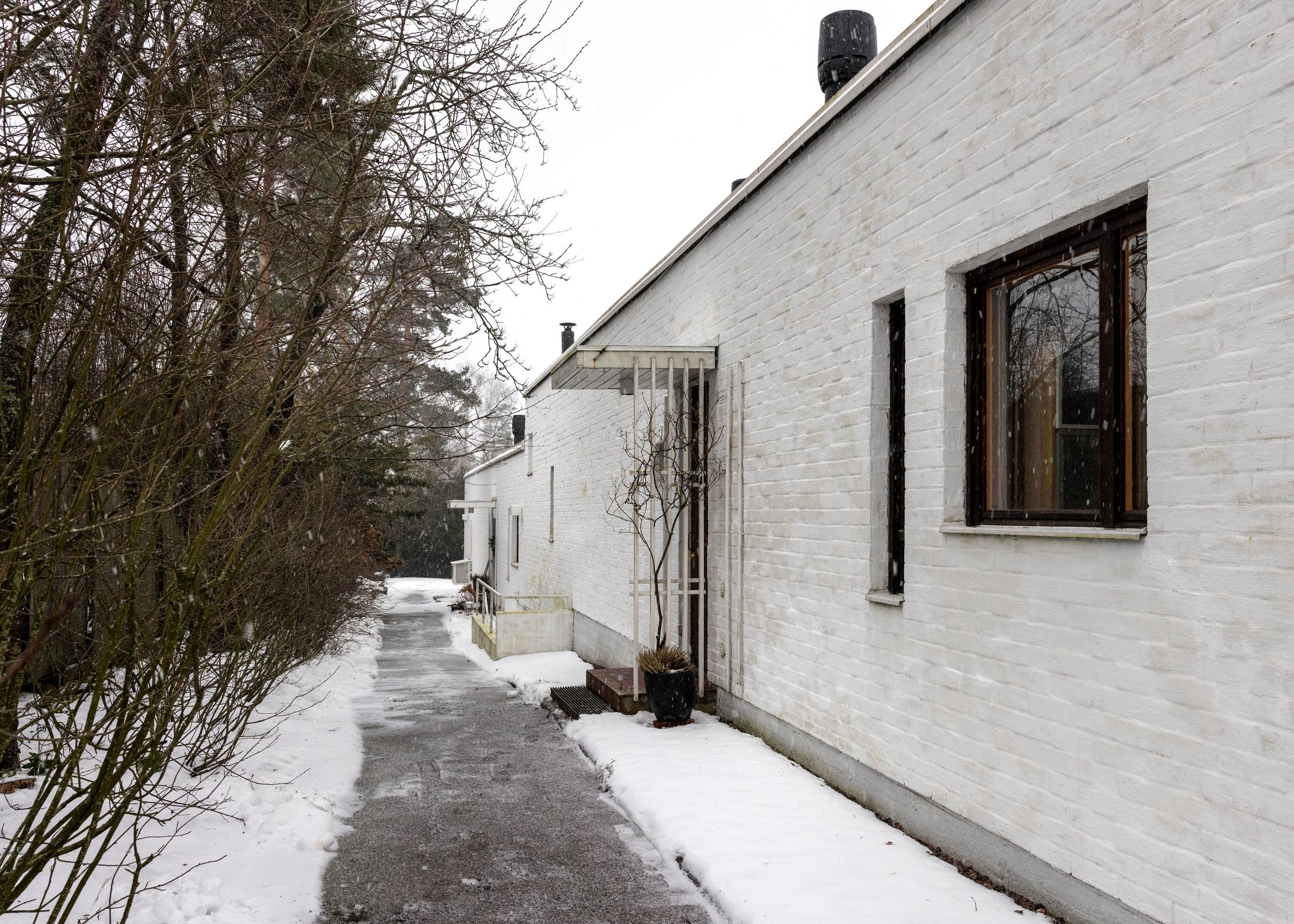 Kaarina ja Reino Huhtiniemen paritalo Länsi-Pakilassa