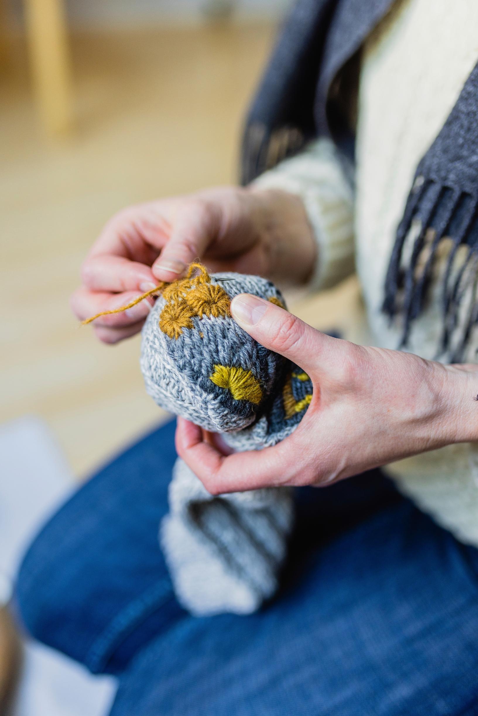 Minttu Wikberg parsii sukkaa.