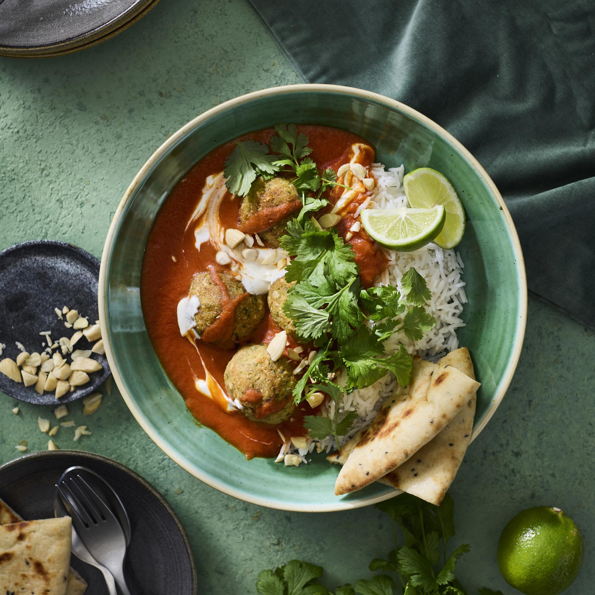 Linssipyörykät kookos-currykastikkeessa | Maku
