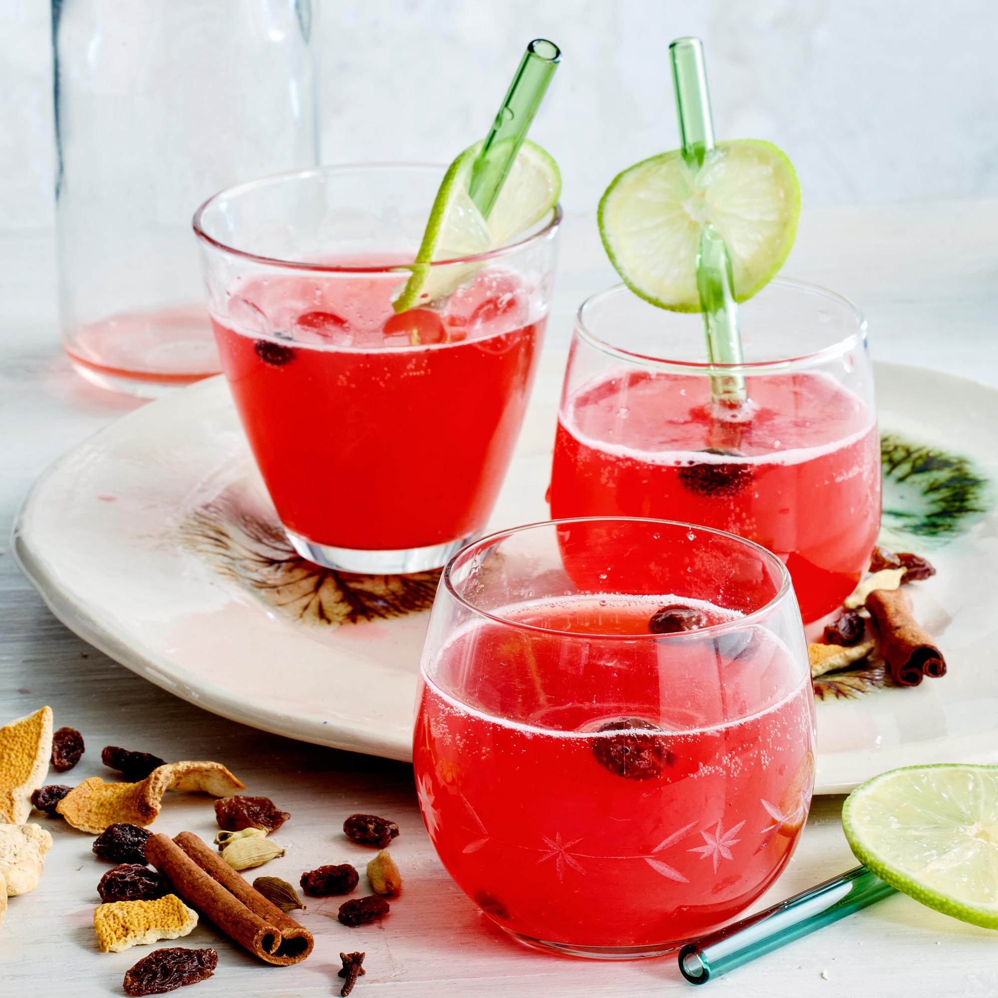 Joulusima – vappujuoma sopii myös kuusijuhlaan! Tässä versiossa maistuu glögimausteet ja puolukka