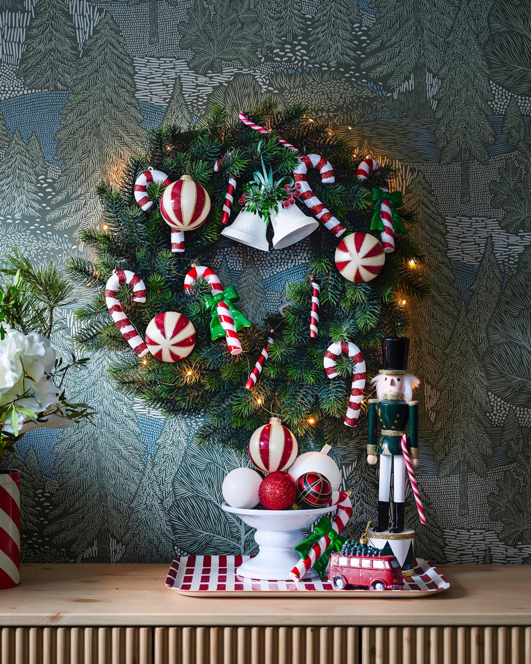 Jouluinen havukranssi