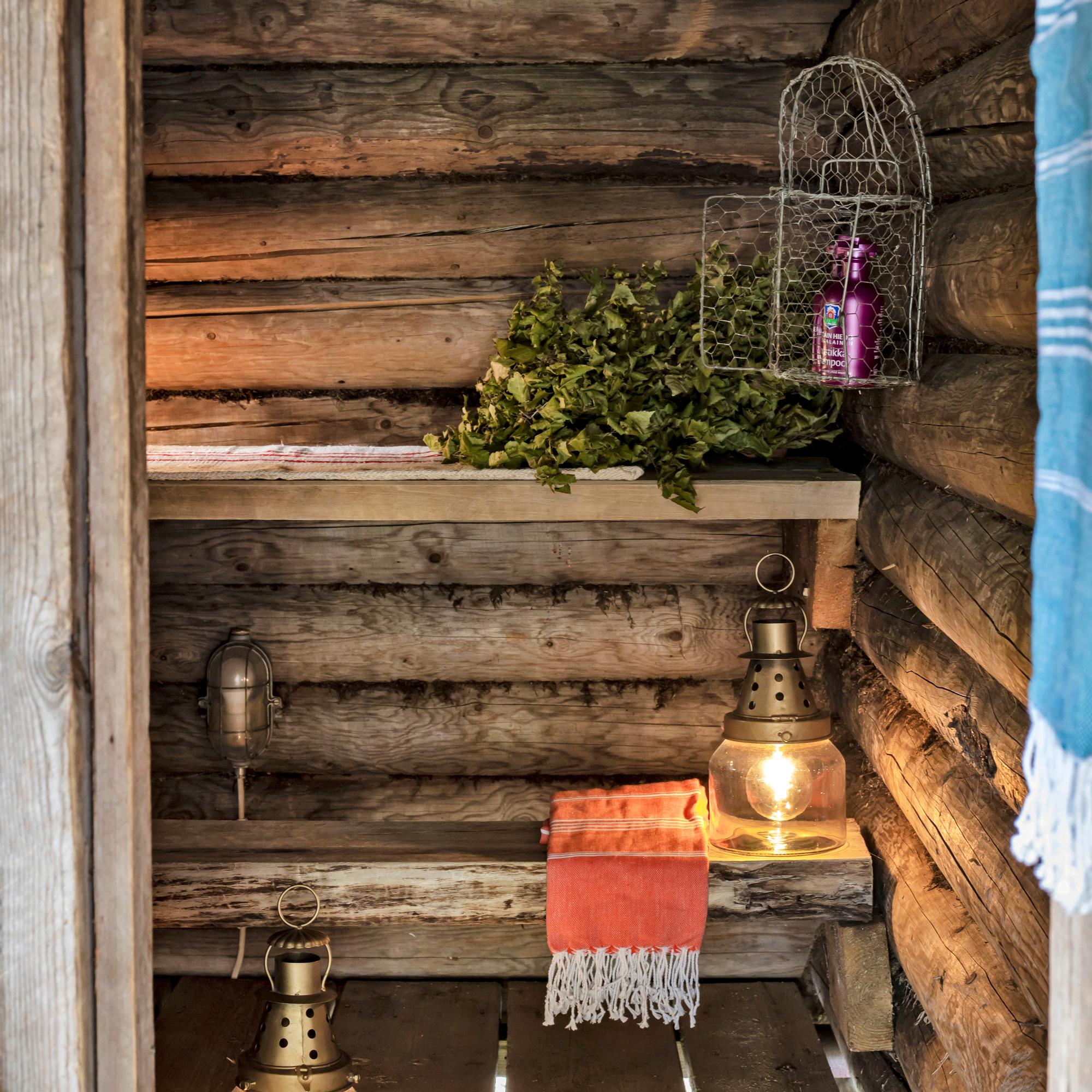 ”Minua on kosittu saunassa keskellä yötä” – lukijat jakavat yllättävät saunamuistonsa!