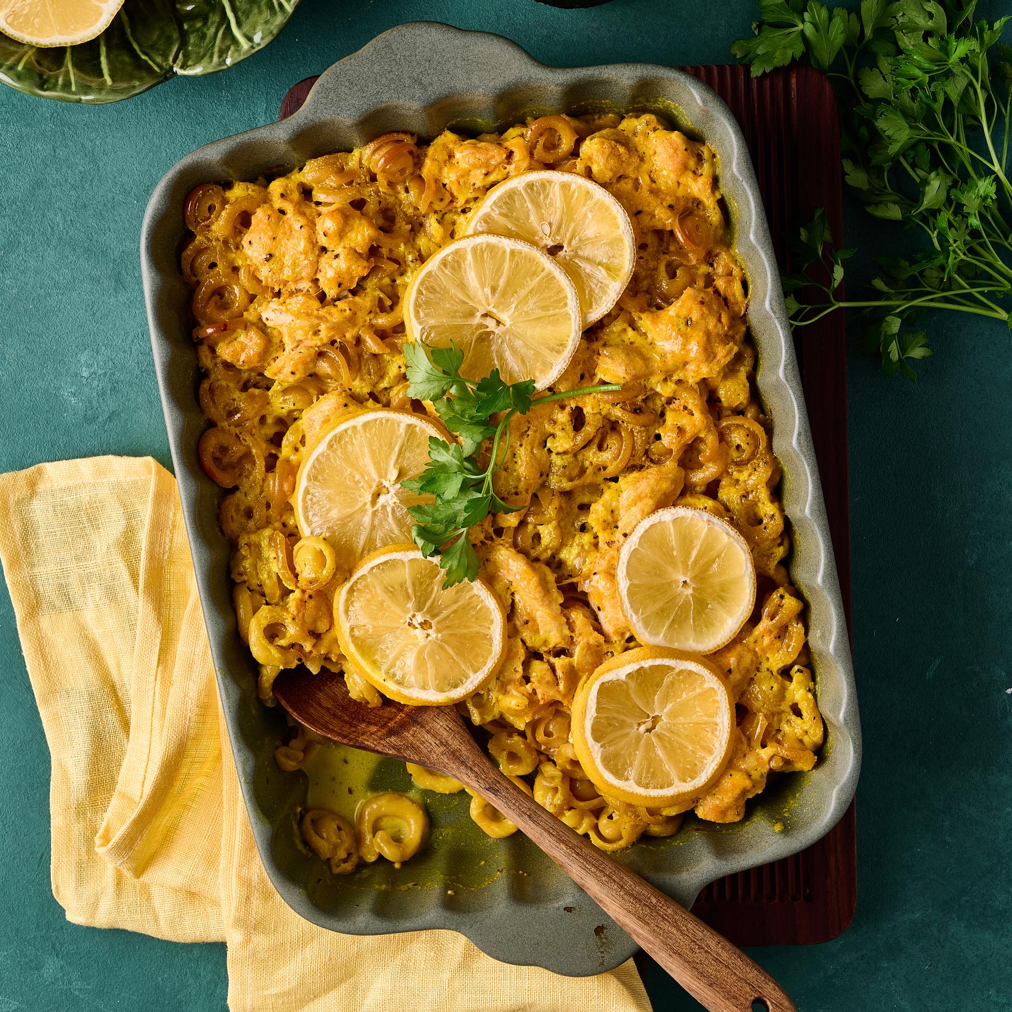 Sitruunainen kanapastavuoka valmistetaan pollo limonellon tyyliin – viidessä minuutissa uuniin!