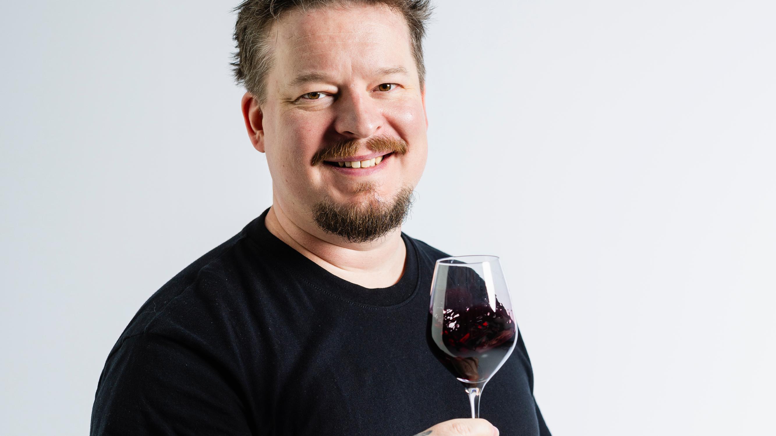 Hyvän viinilasin tunnistaa kolmesta ominaisuudesta – viiniasiantuntijan helpot säännöt