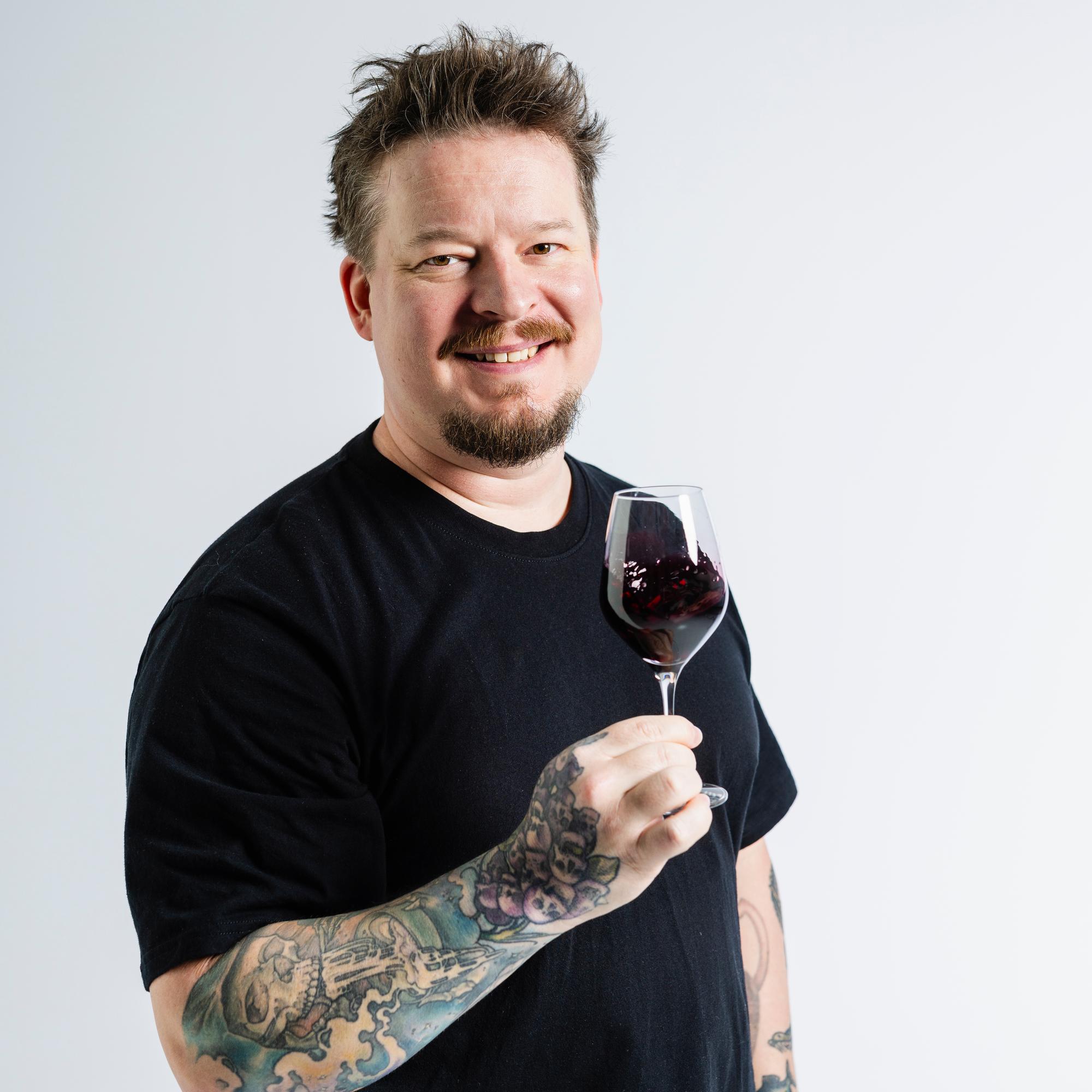 Hyvän viinilasin tunnistaa kolmesta ominaisuudesta – viiniasiantuntijan helpot säännöt