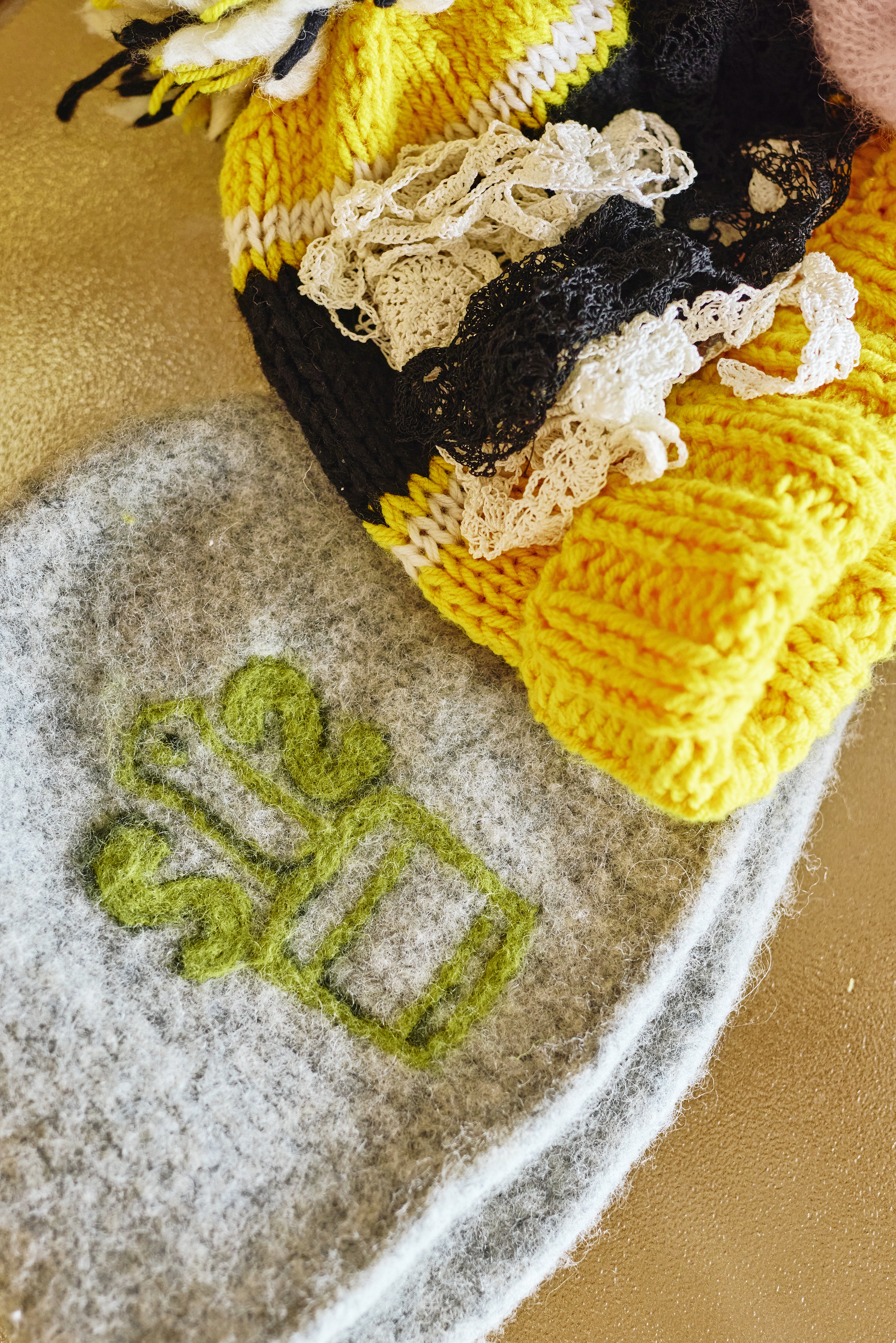 Singer Hanna Pakarinen knits and crochets without patterns