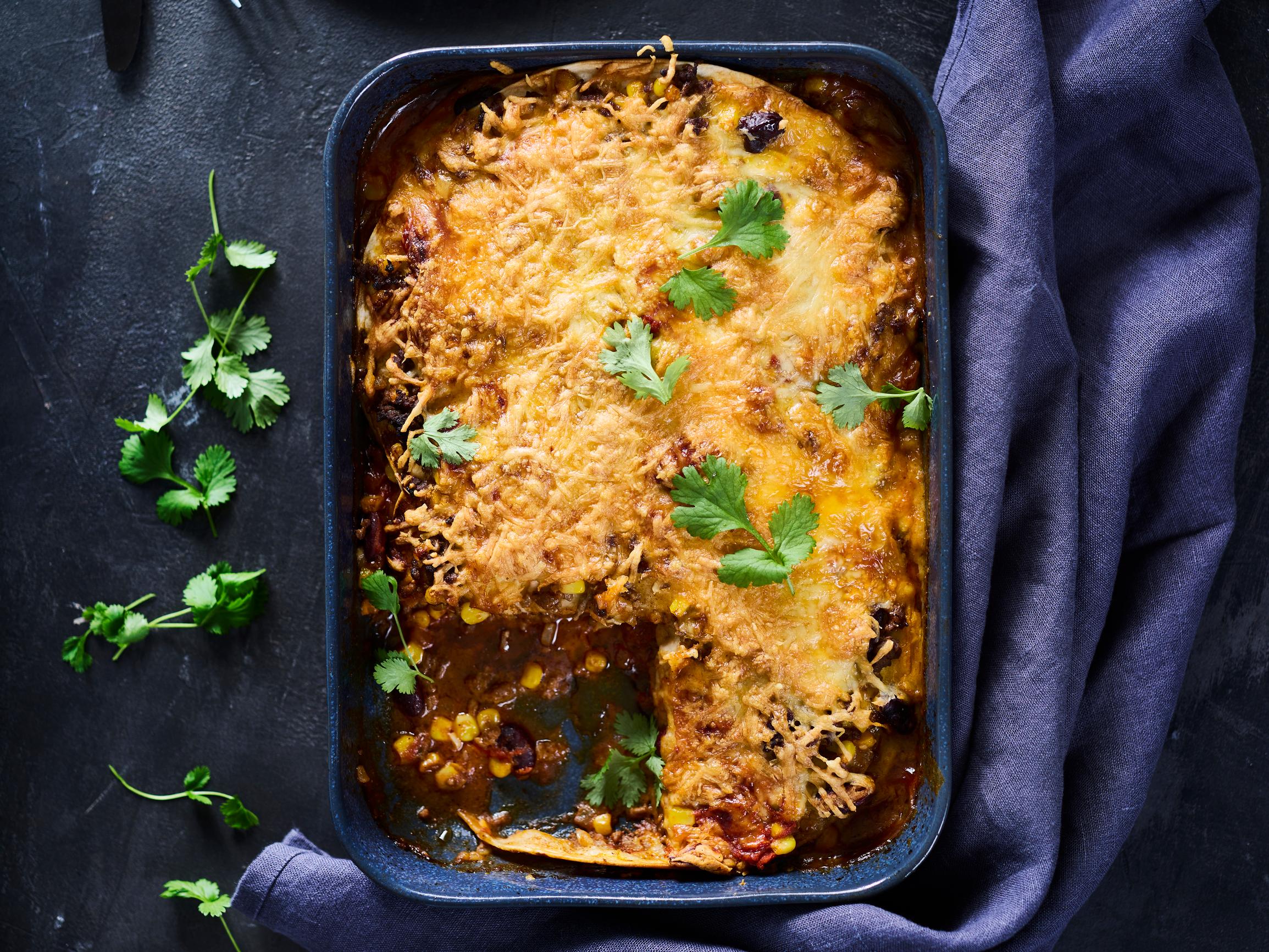 Tortillalasagne vaatii vain vartin valmistelua, uuni hoitaa loput!