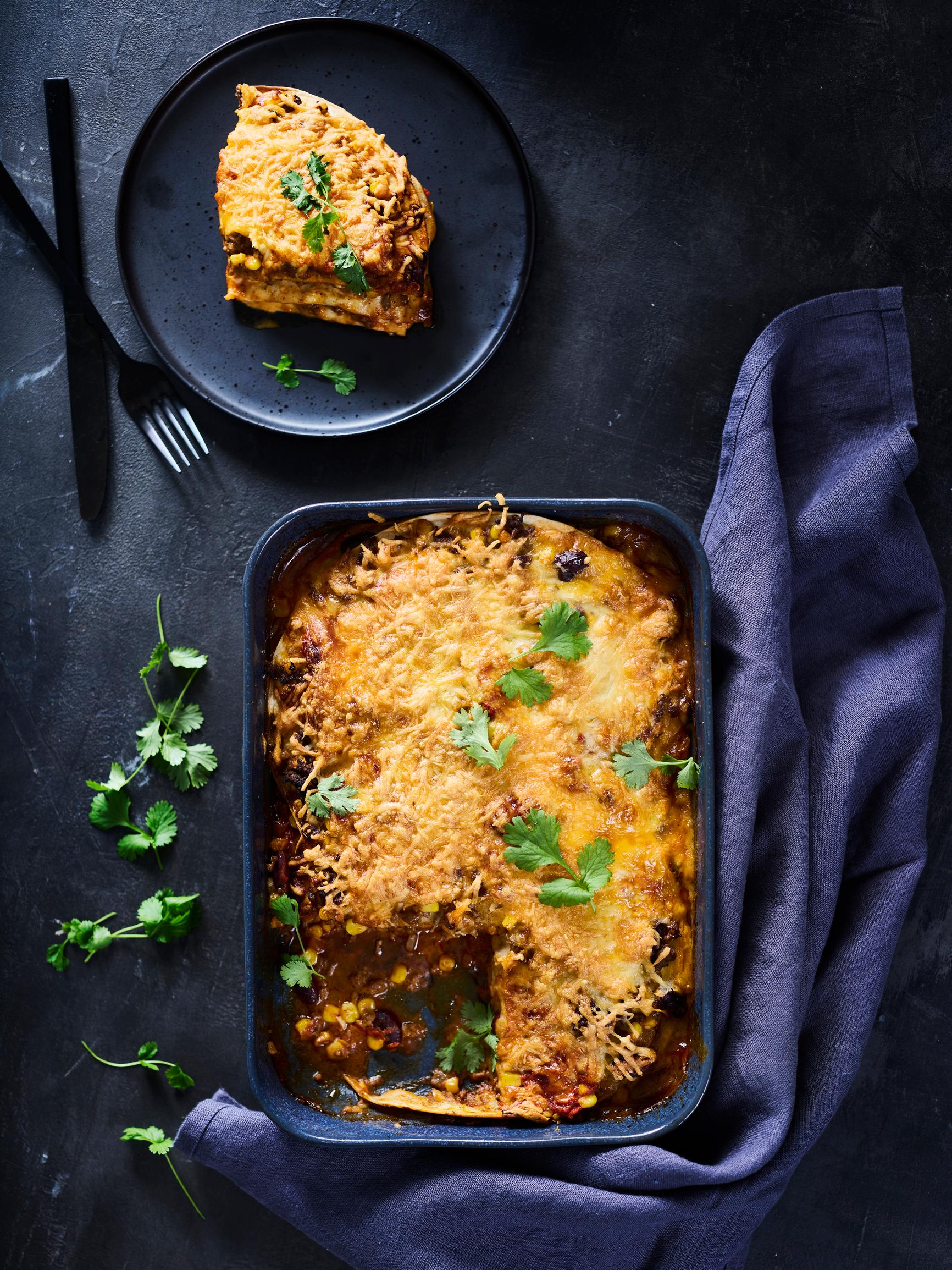 Tortillalasagne vaatii vain vartin valmistelua, uuni hoitaa loput!