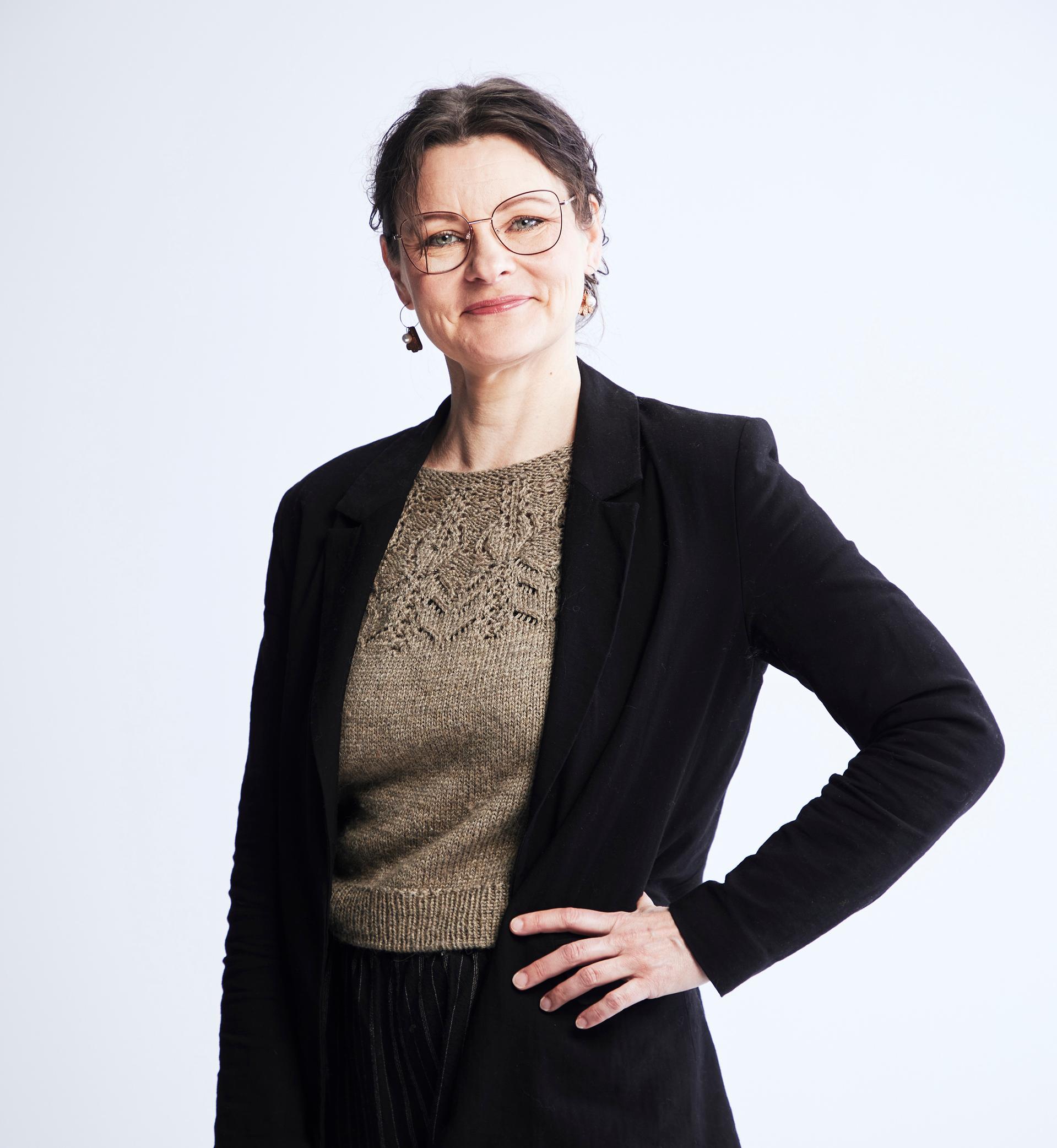 Neuletyön purkaminenkin on ihanaa, kun sen tekee kumppanin kanssa