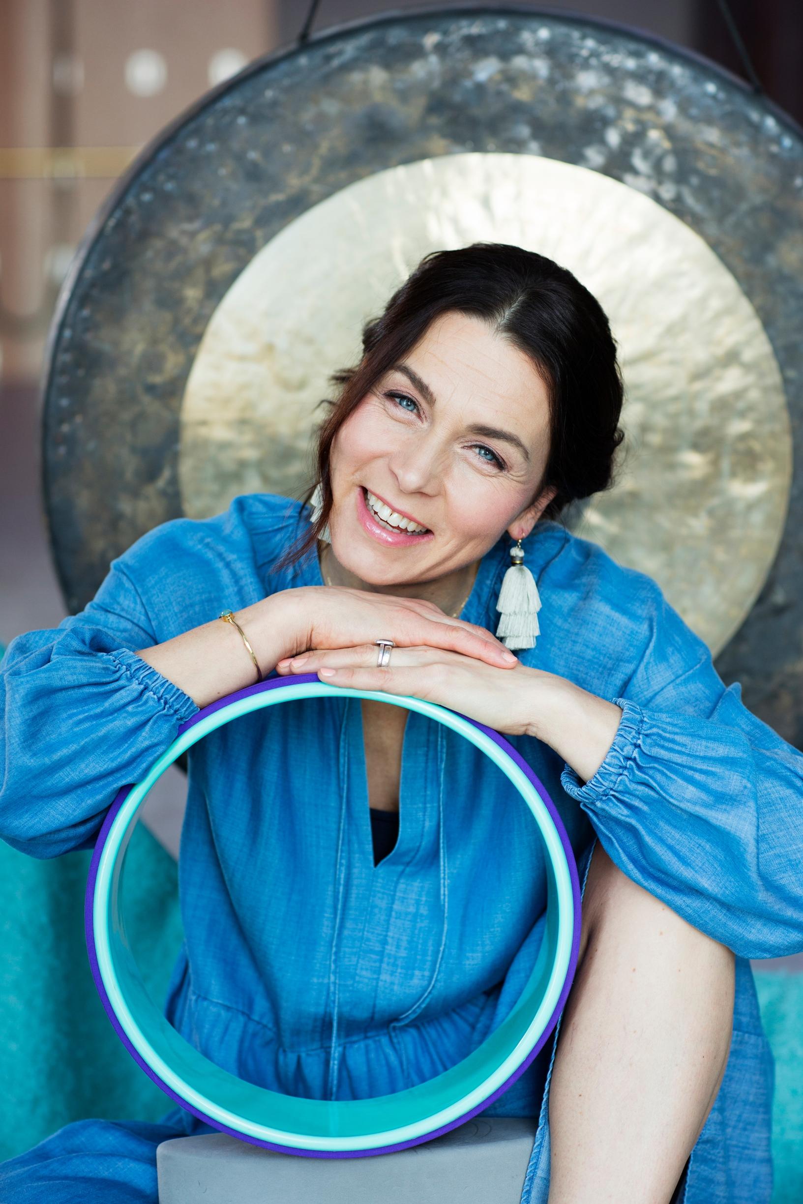 Hanna Brotherus oivalsi armollisen ajatuksen vanhemmuudesta ja satsasi lempivillapaitaan: ”Lempipaikkani on lattialla”