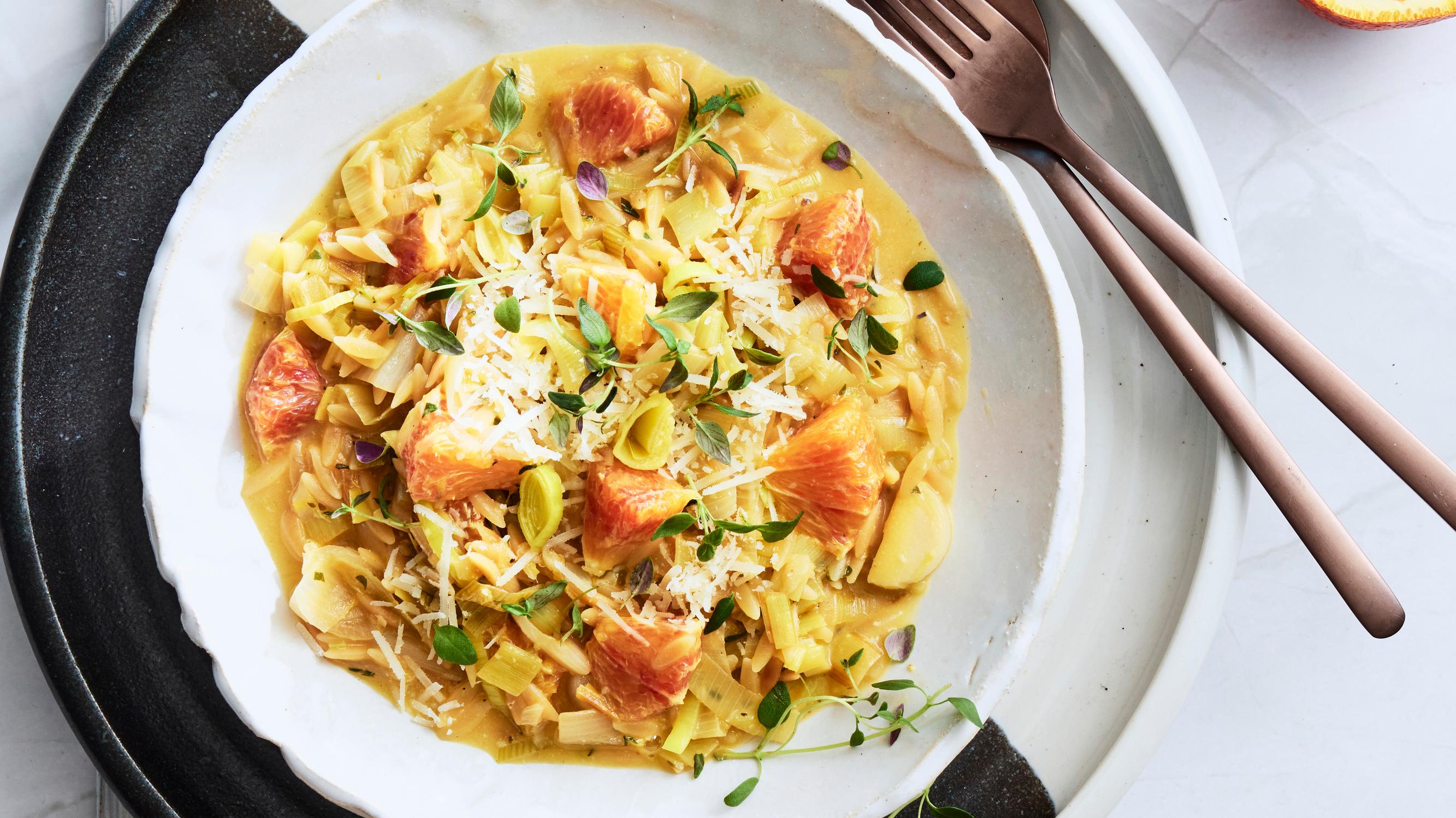 Veriappelsiiniorzotto tuo auringon pastalautaselle – sopii sekä pääruoaksi että lisukkeeksi