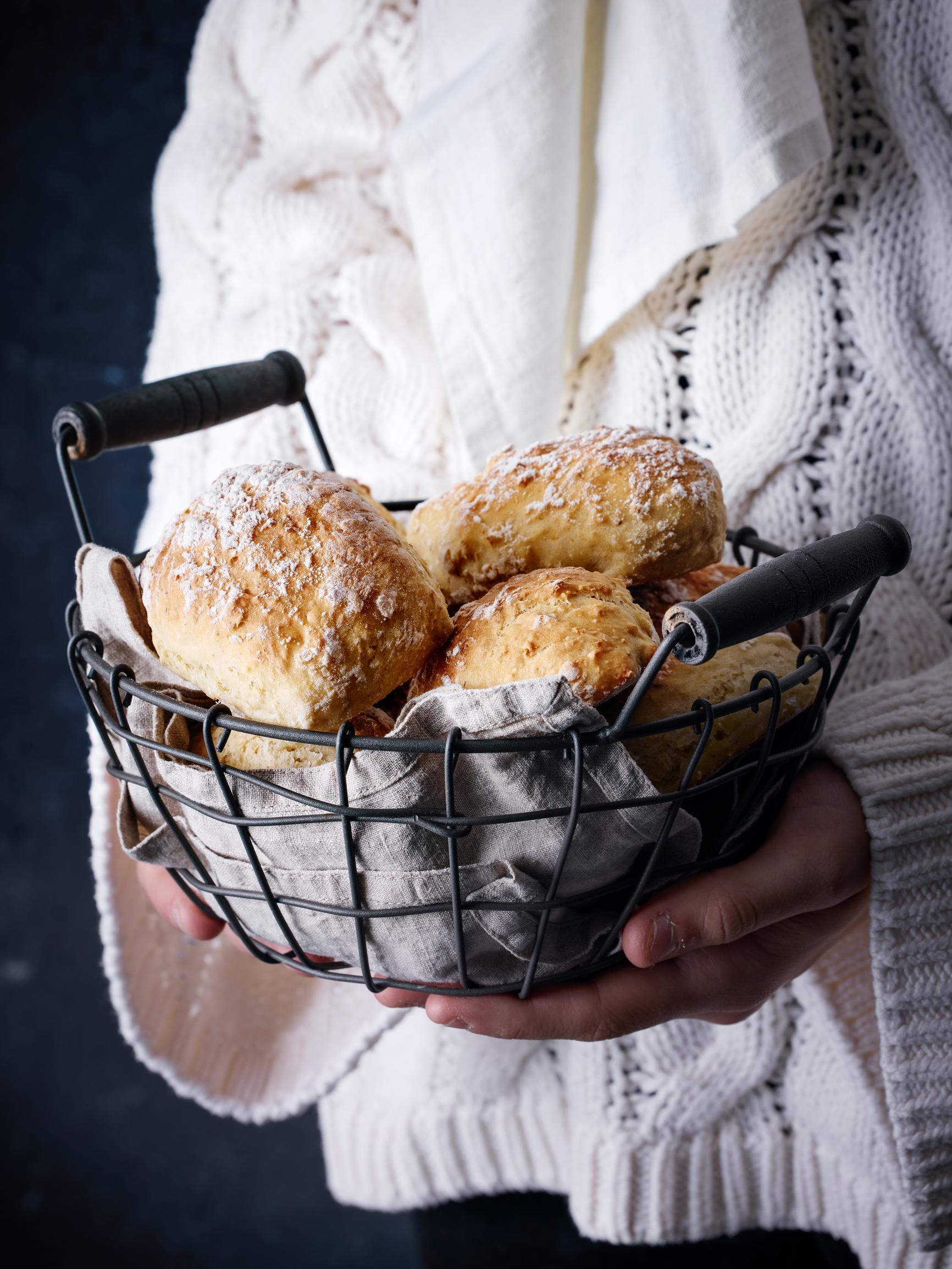 Rapeat kaurasämpylät valmistuvat yhden kohotuksen ja kuuman uunin taktiikalla