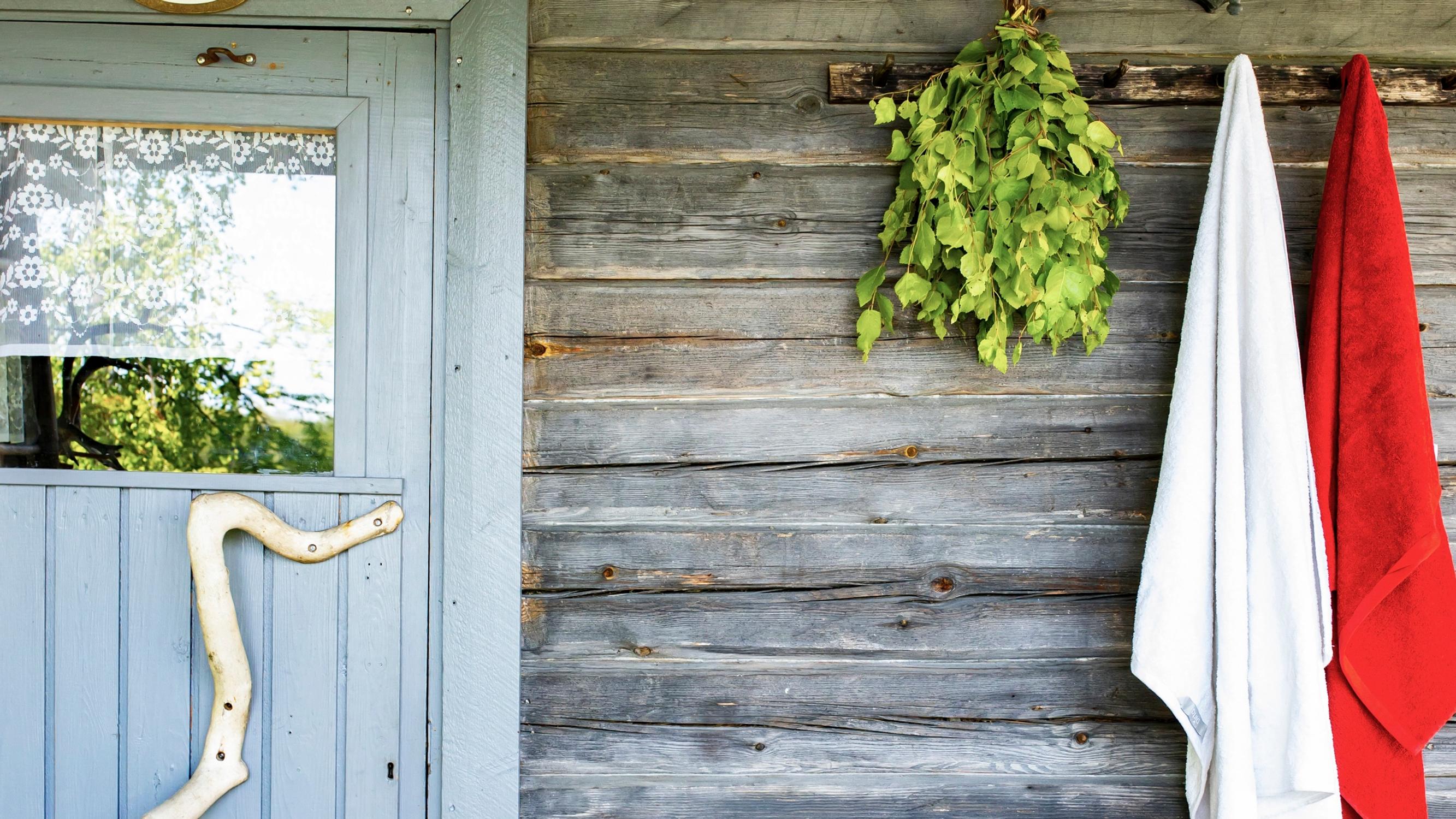 ”Saunassa rentoutuu kroppa ja korvien väli” – Suomalaiset todella rakastavat saunaa, eikä ihme!
