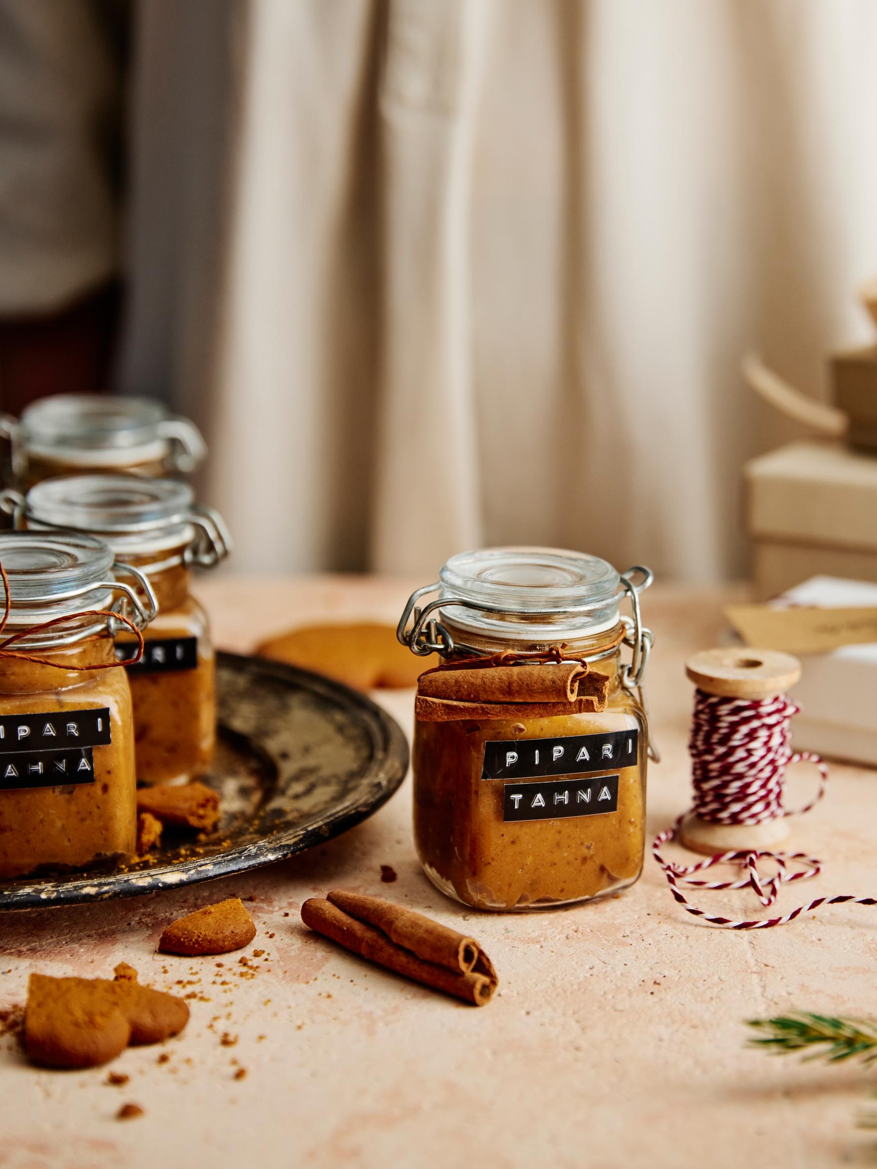 Piparitahna – muutamasta raaka-aineesta syntyy överin ihana  keksitahna