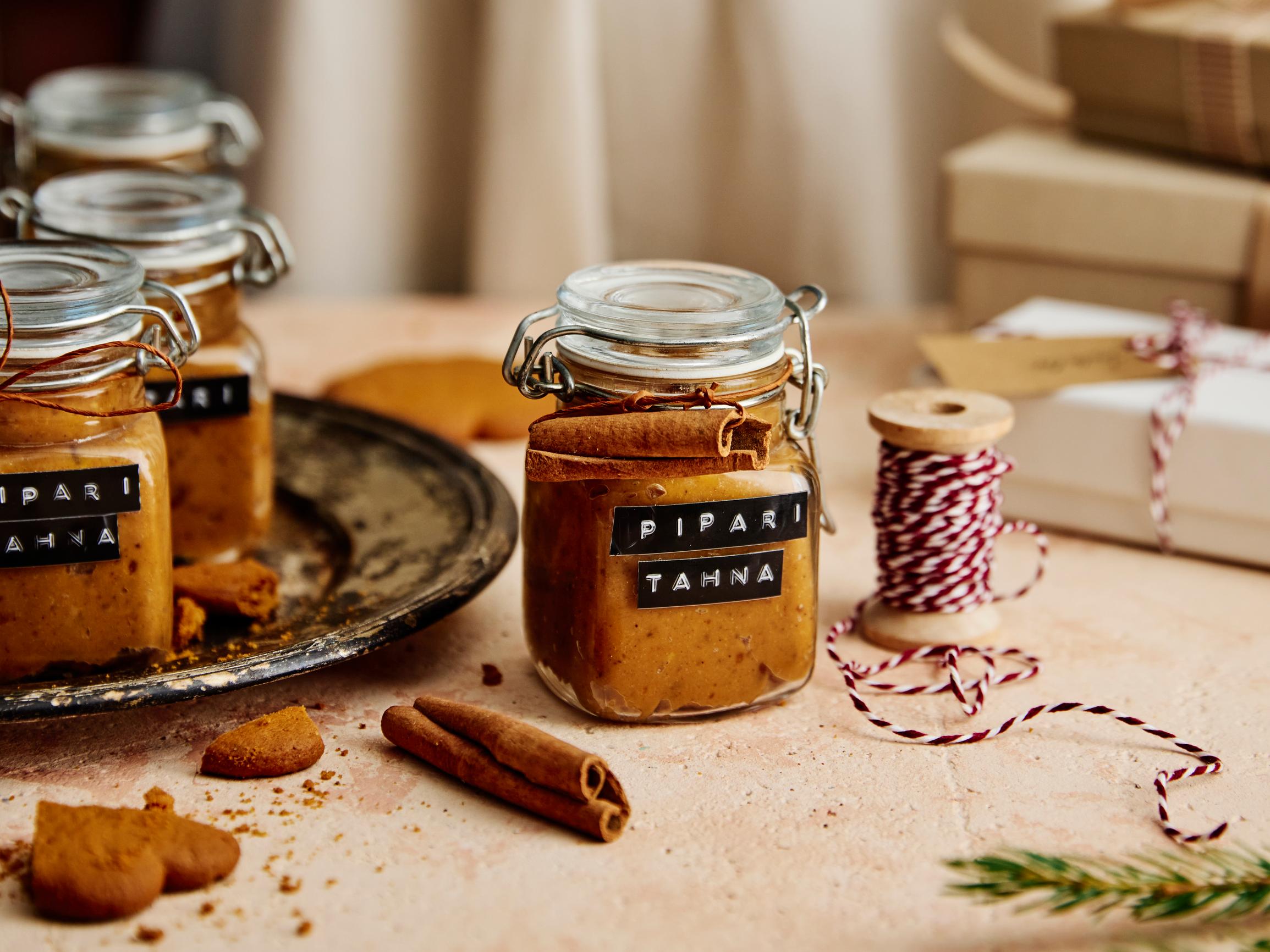 Piparitahna – muutamasta raaka-aineesta syntyy överin ihana  keksitahna