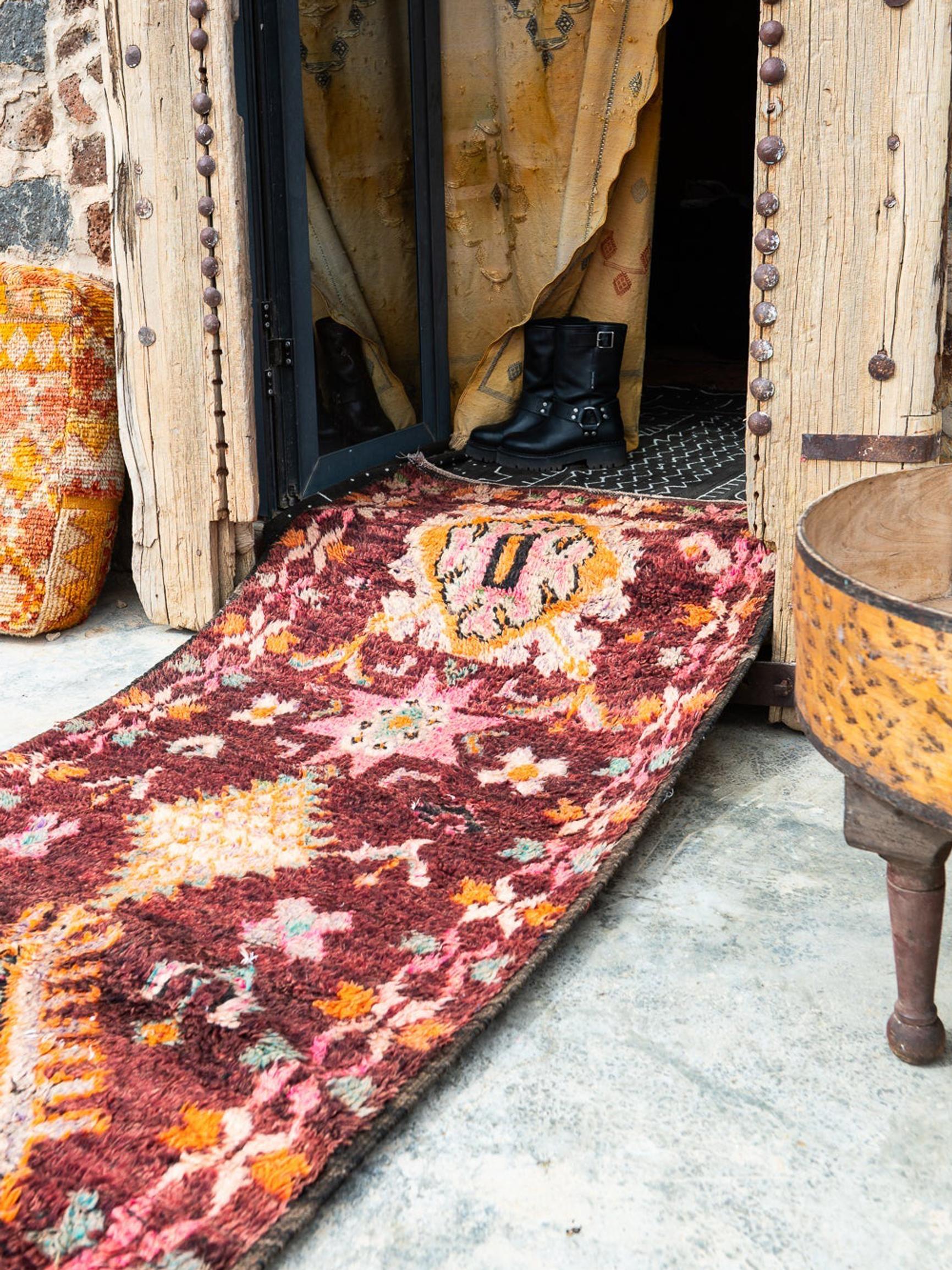 Käytävänkin voi sisustaa kauniiksi! Poimimme 3 aidosti uniikkia mattoa kapeaan tilaan