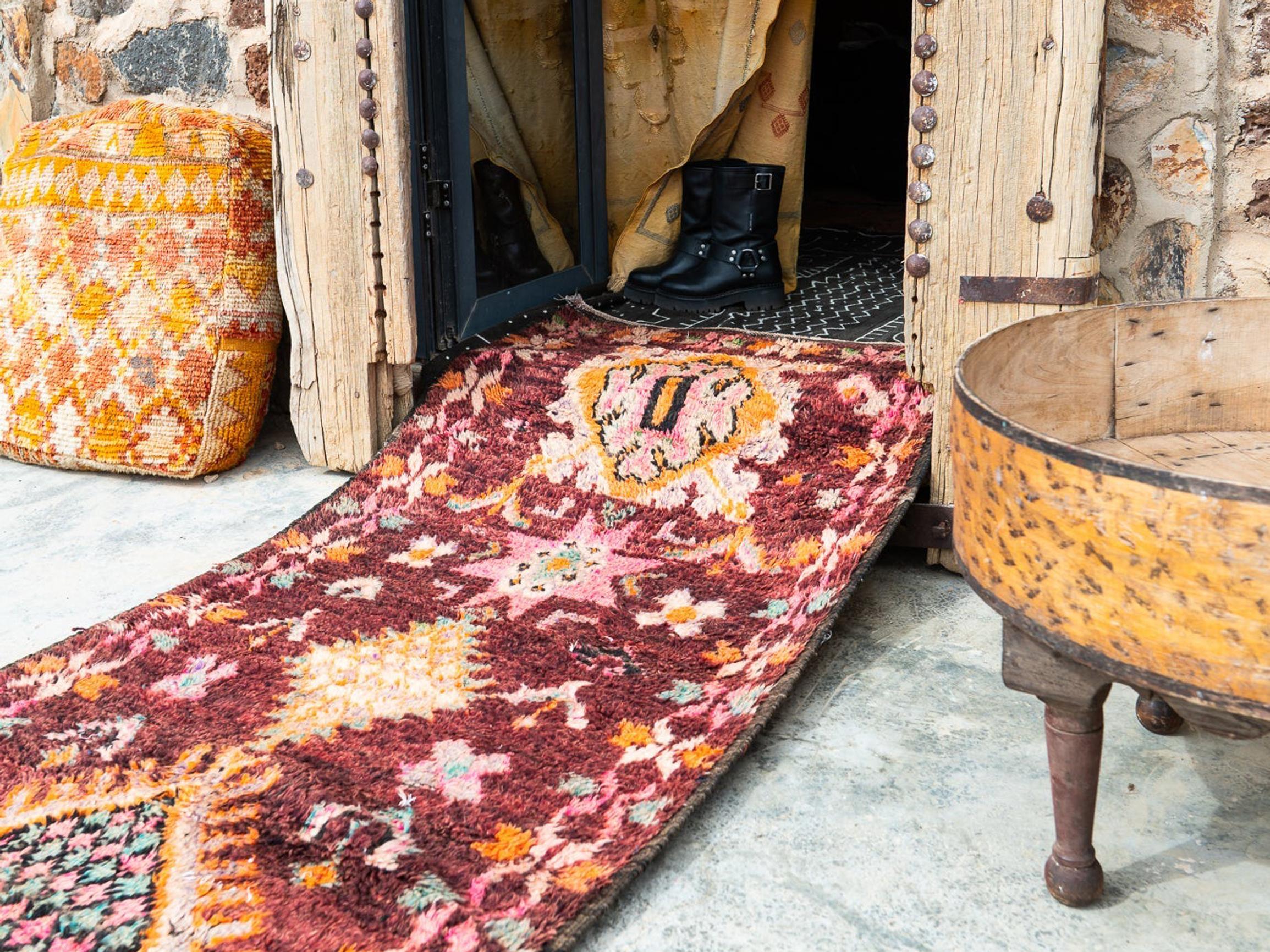 Käytävänkin voi sisustaa kauniiksi! Poimimme 3 aidosti uniikkia mattoa kapeaan tilaan